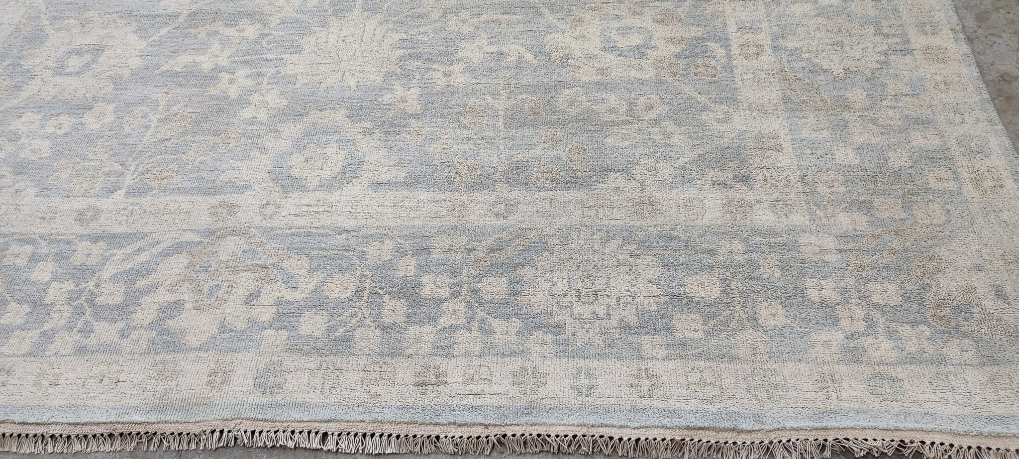 Teresa Palmer Hand-Knotted Oushak Rug Light Grey and Ivory 8x10 | Banana Manor Rug Company