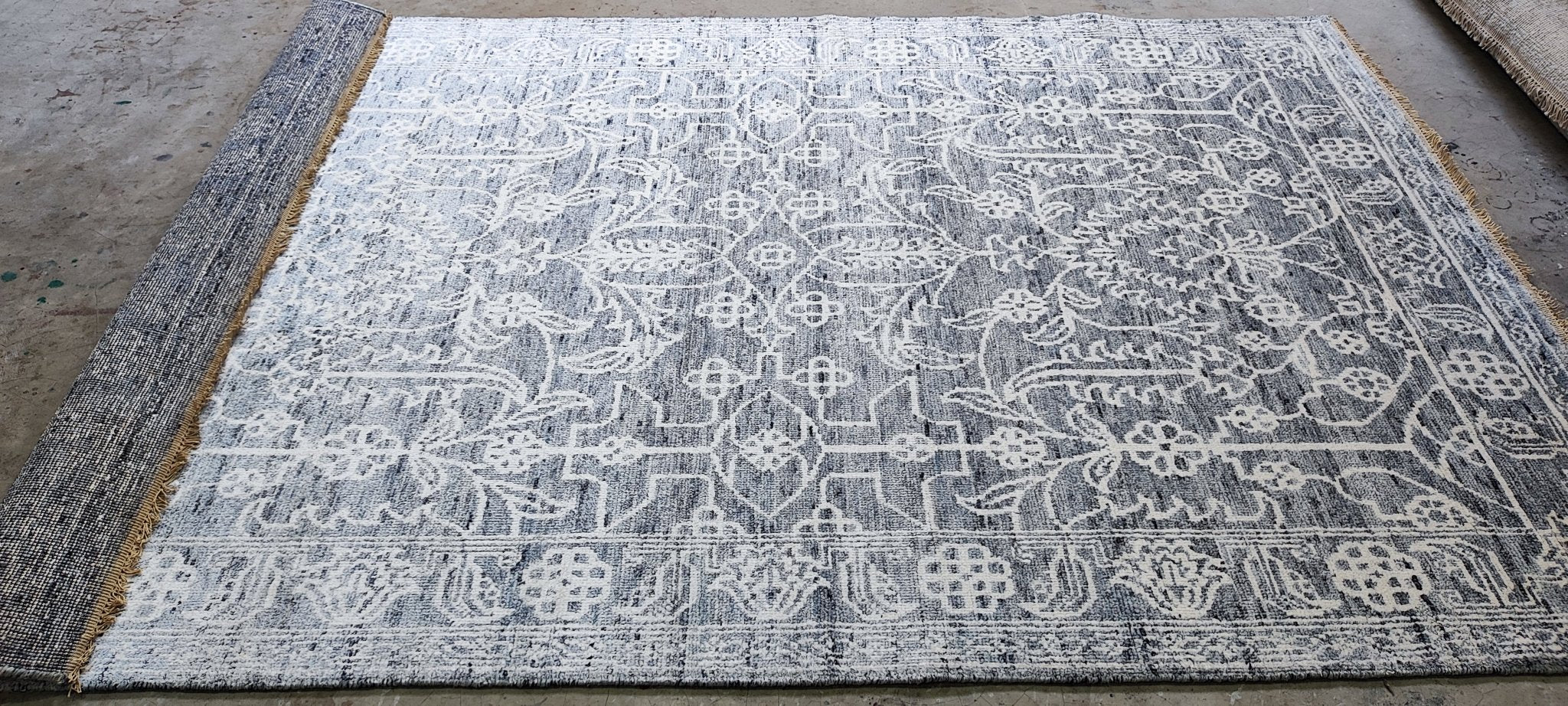 Terza 6x9 Grey & Ivory Floral Hand Knotted | Banana Manor Rug Factory Outlet
