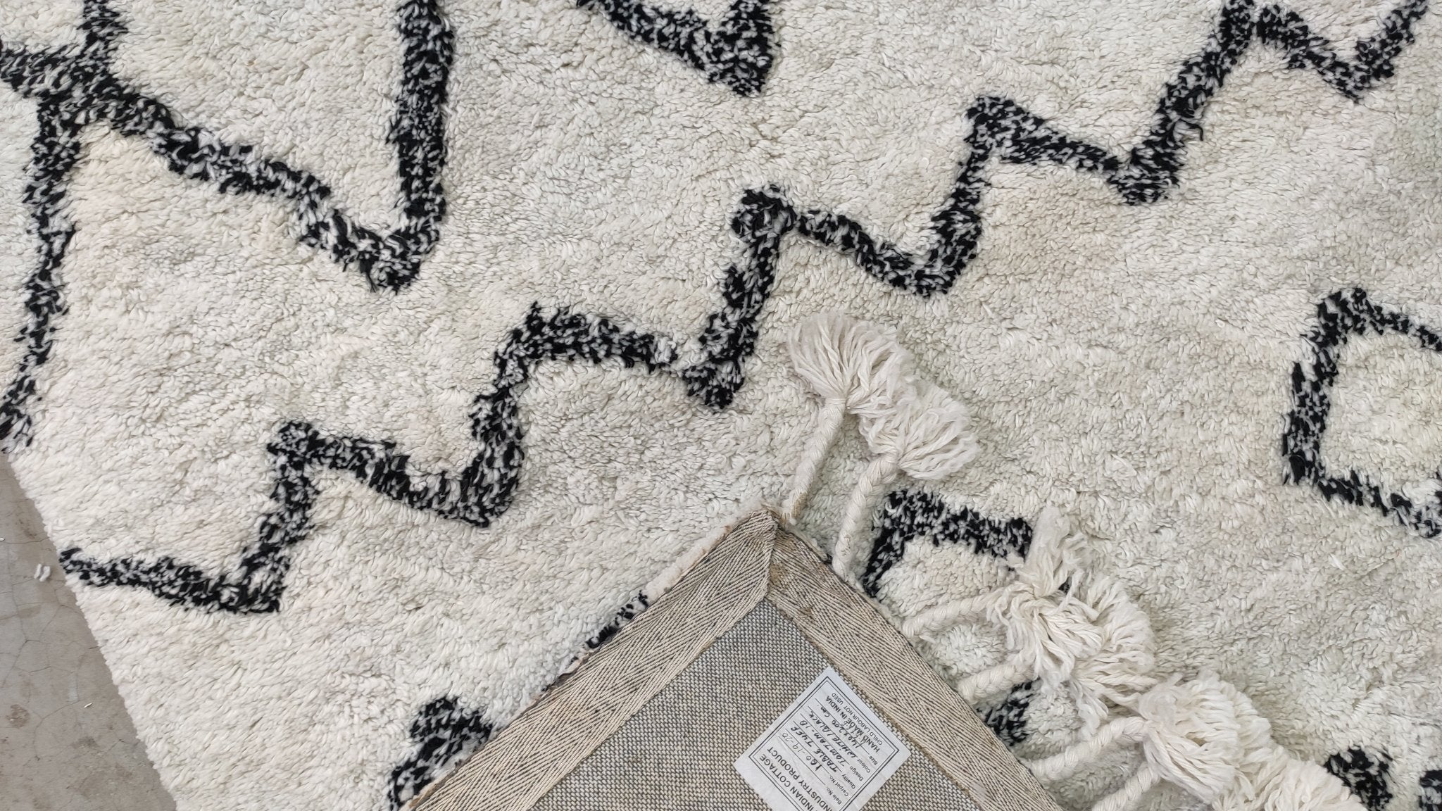 The Dude 4.9x6.9 Handwoven White and Black Moroccan Style Rug | Banana Manor Rug Company