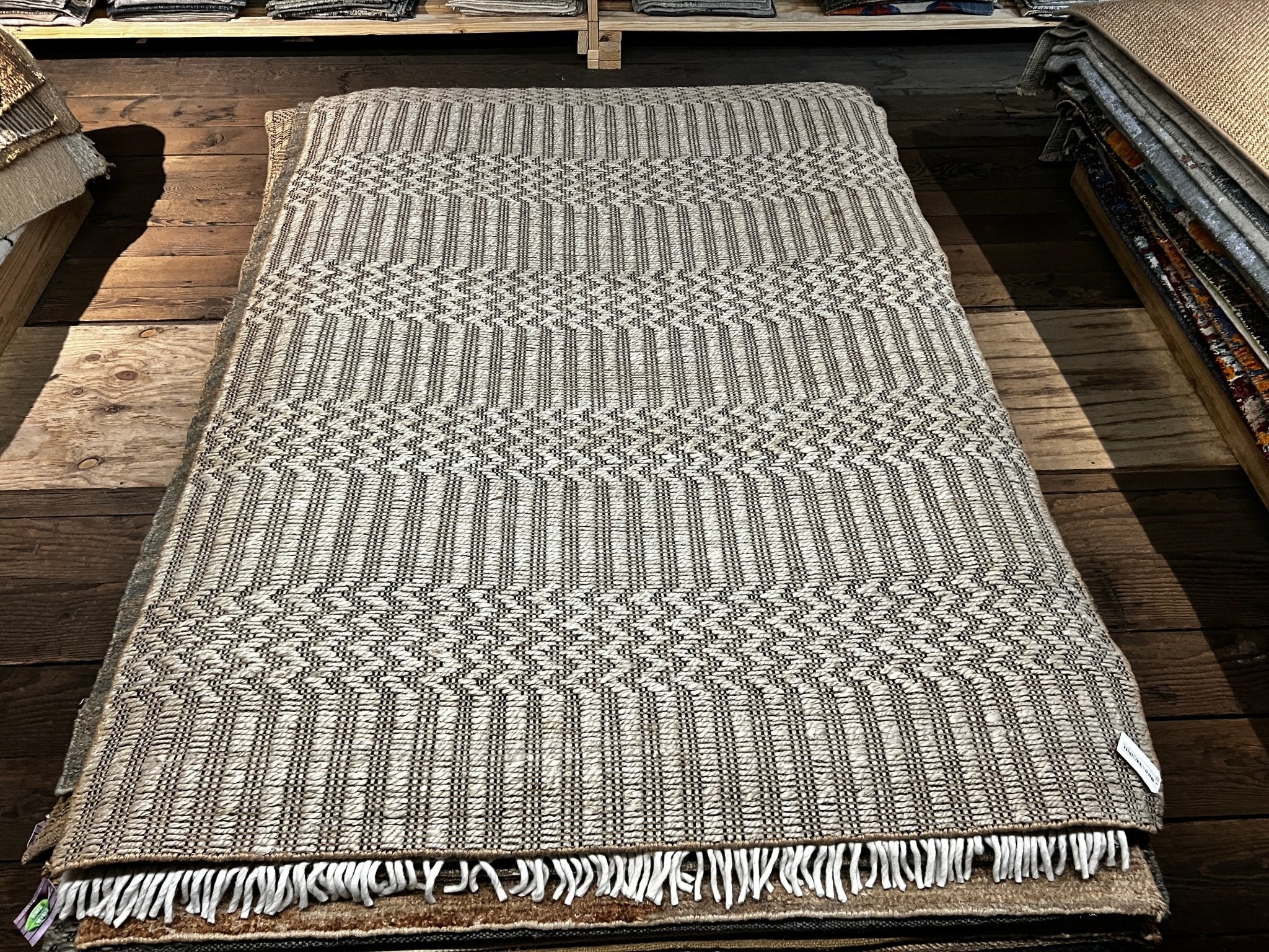 The Master Thespian Handwoven 5.6x7.6 Natural and Dark Grey Durrie Rug | Banana Manor Rug Company