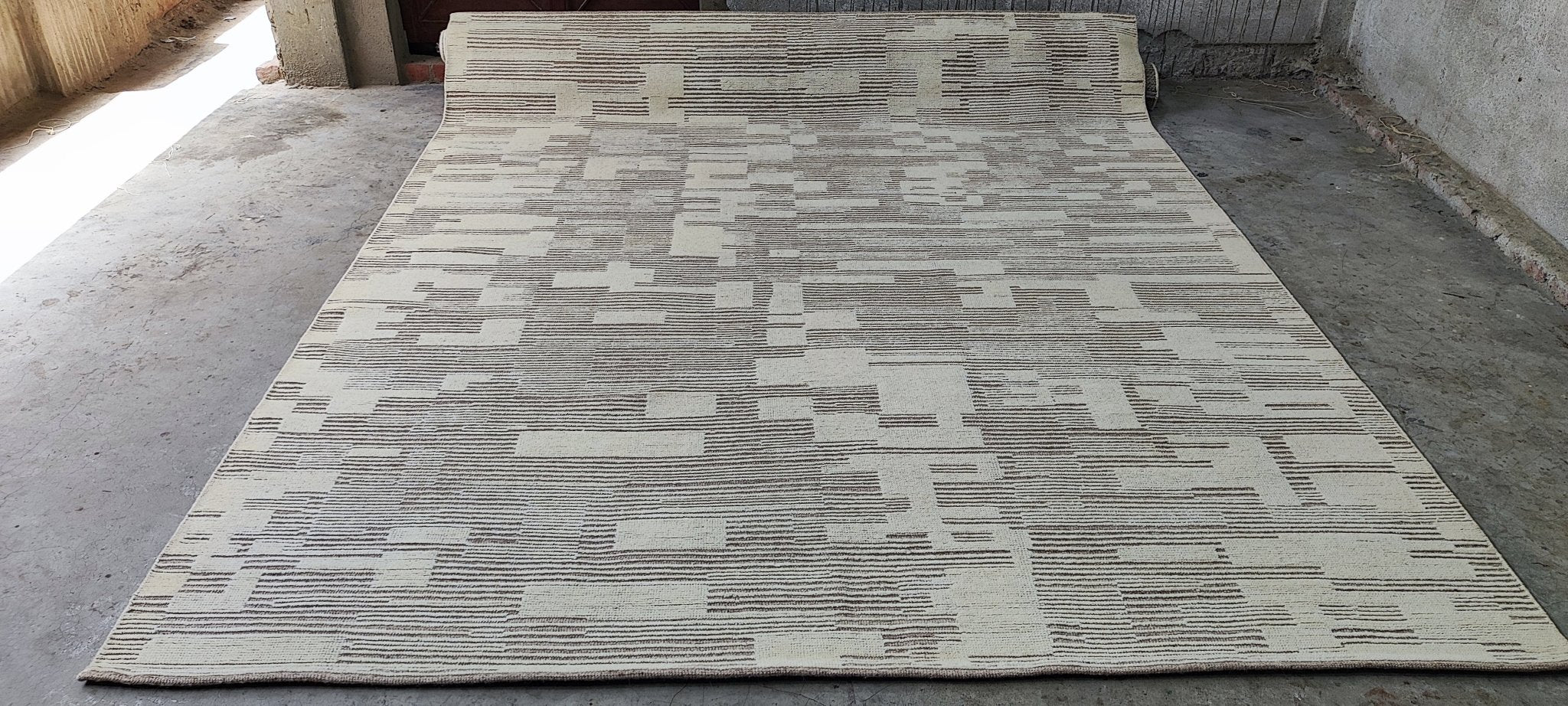 Tiger 8.3x10 Hand-Knotted Beige & Grey Cut Pile | Banana Manor Rug Factory Outlet