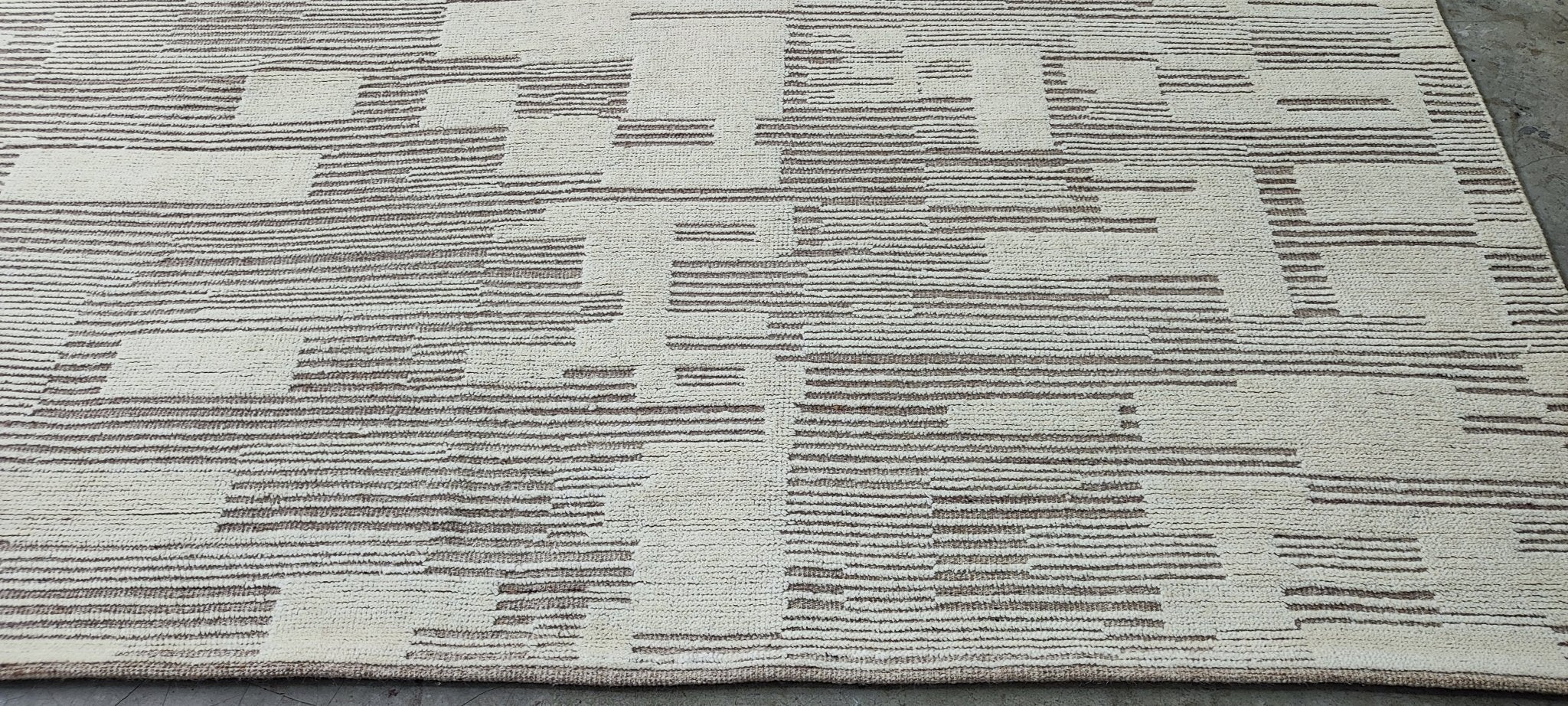 Tiger 8.3x10 Hand-Knotted Beige & Grey Cut Pile | Banana Manor Rug Factory Outlet