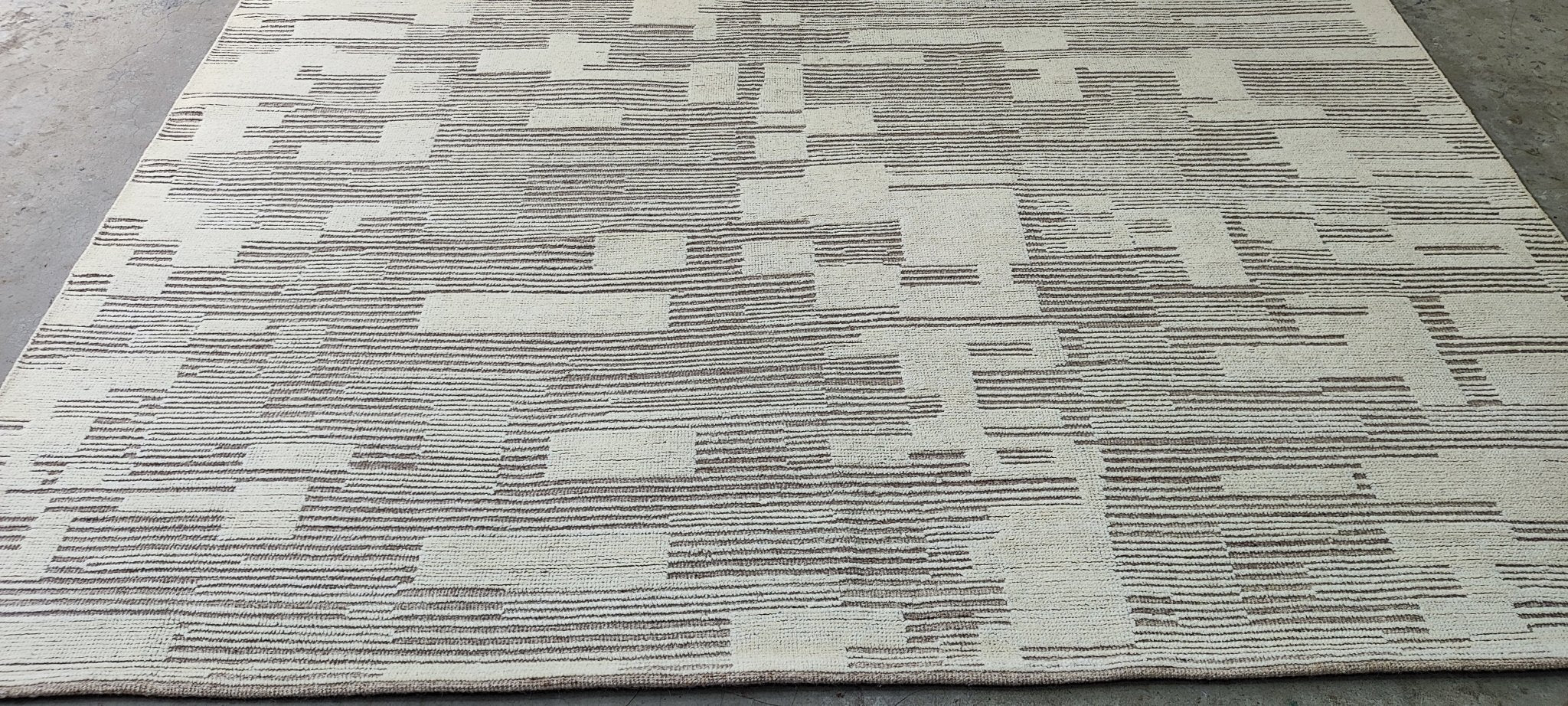 Tiger 8.3x10 Hand-Knotted Beige & Grey Cut Pile | Banana Manor Rug Factory Outlet