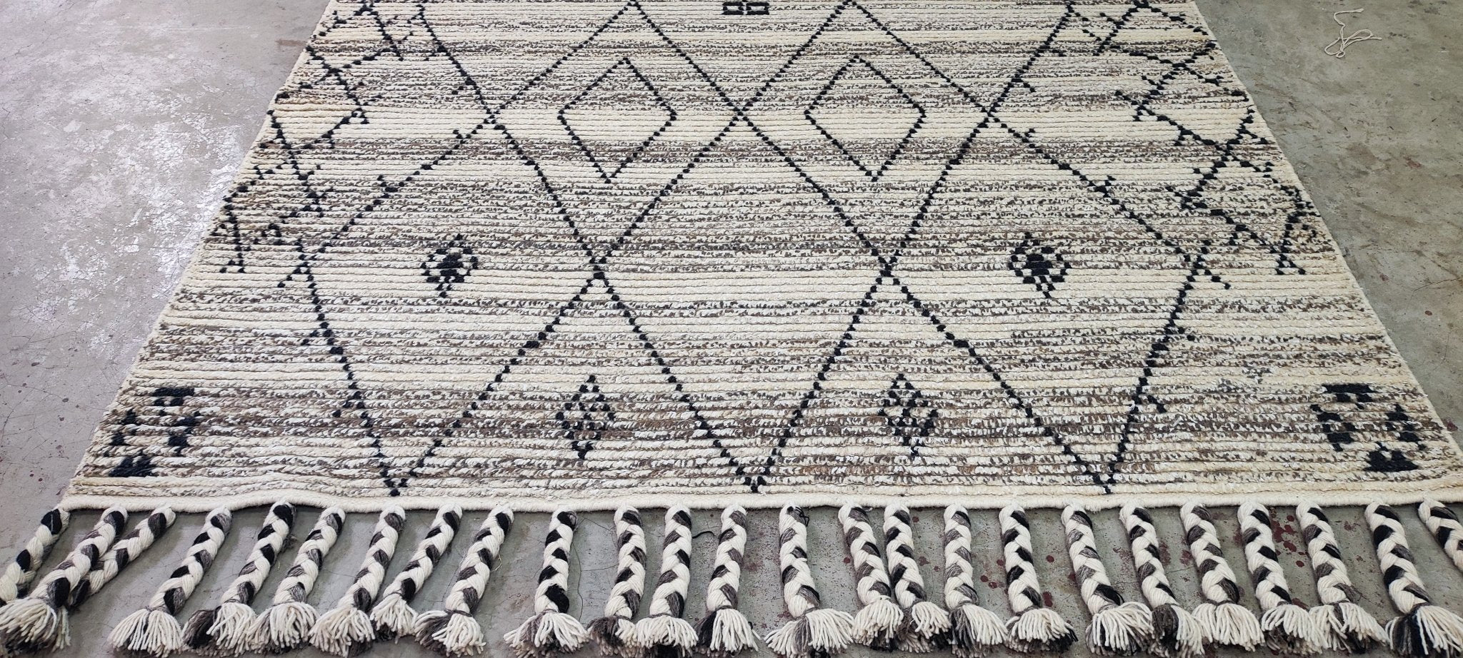 Tim Balme Hand-Knotted Modern Natural and Grey Berber 5.9X8.3 | Banana Manor Rug Company