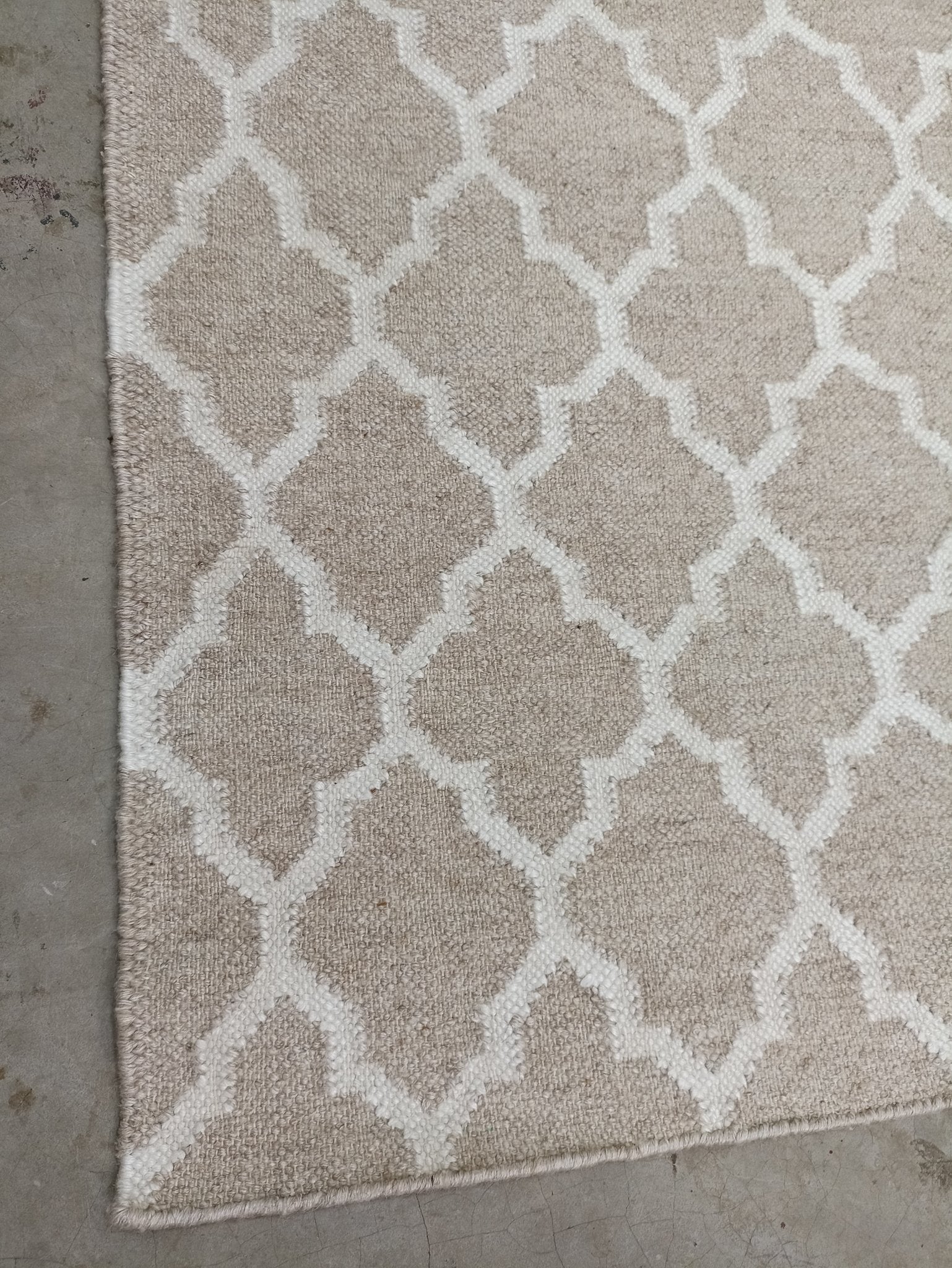 Tiny Tim 4.6x6.6 Beige and Ivory Handwoven Jali Rug | Banana Manor Rug Company