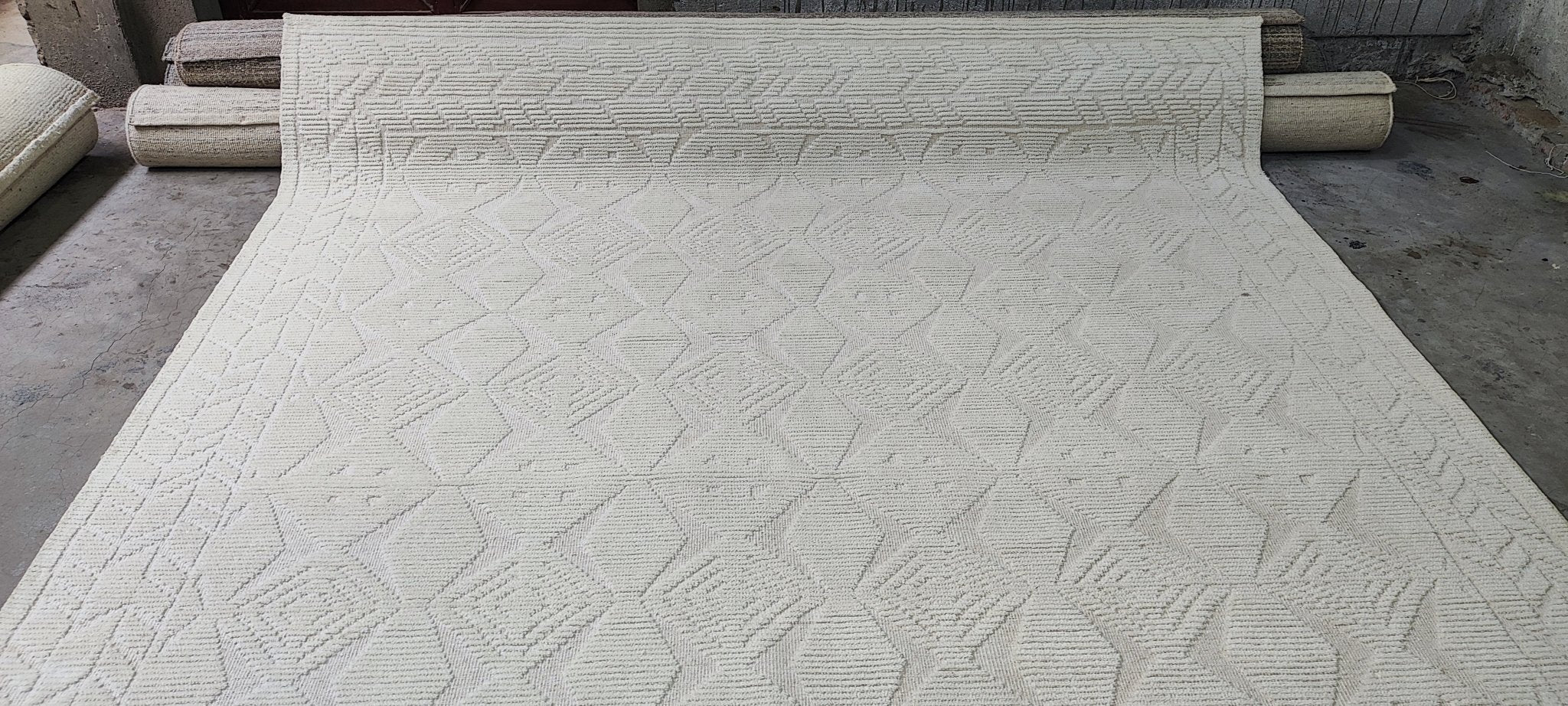 Tony 8x9.9 Hand-Knotted Ivory Cut Pile | Banana Manor Rug Factory Outlet
