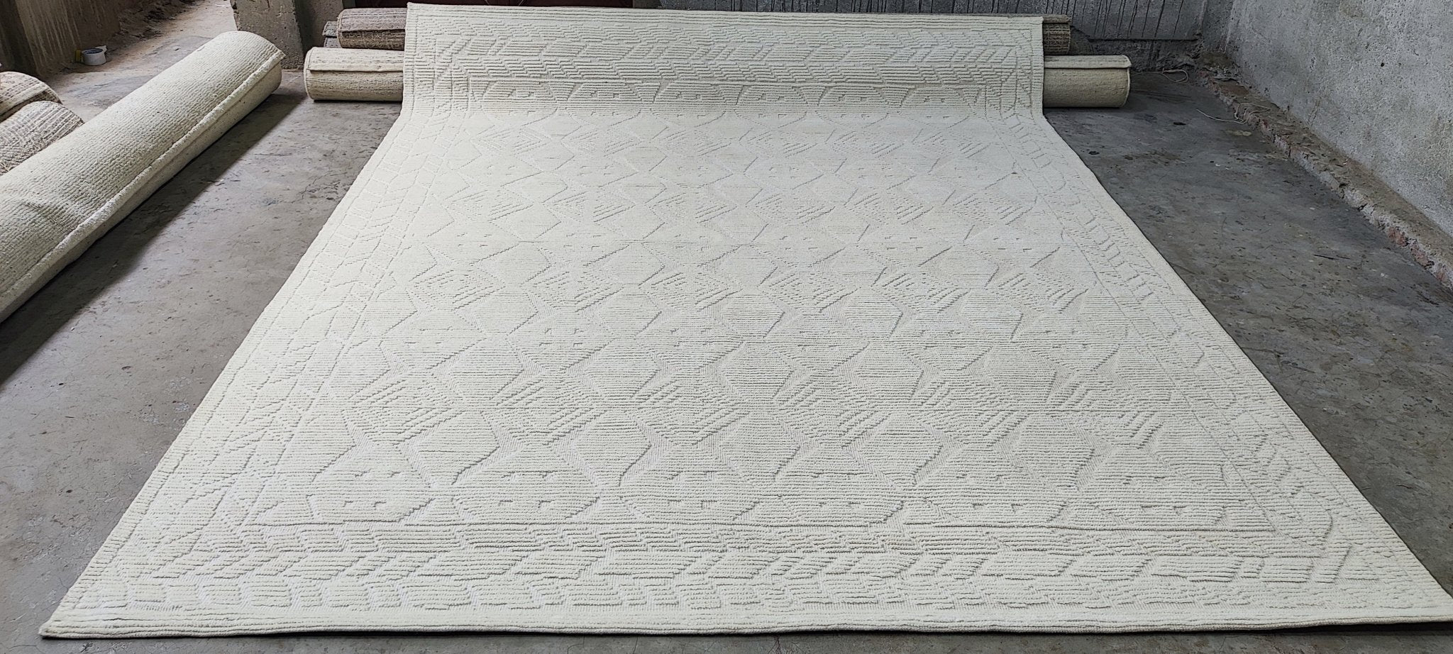 Tony 8x9.9 Hand-Knotted Ivory Cut Pile | Banana Manor Rug Factory Outlet