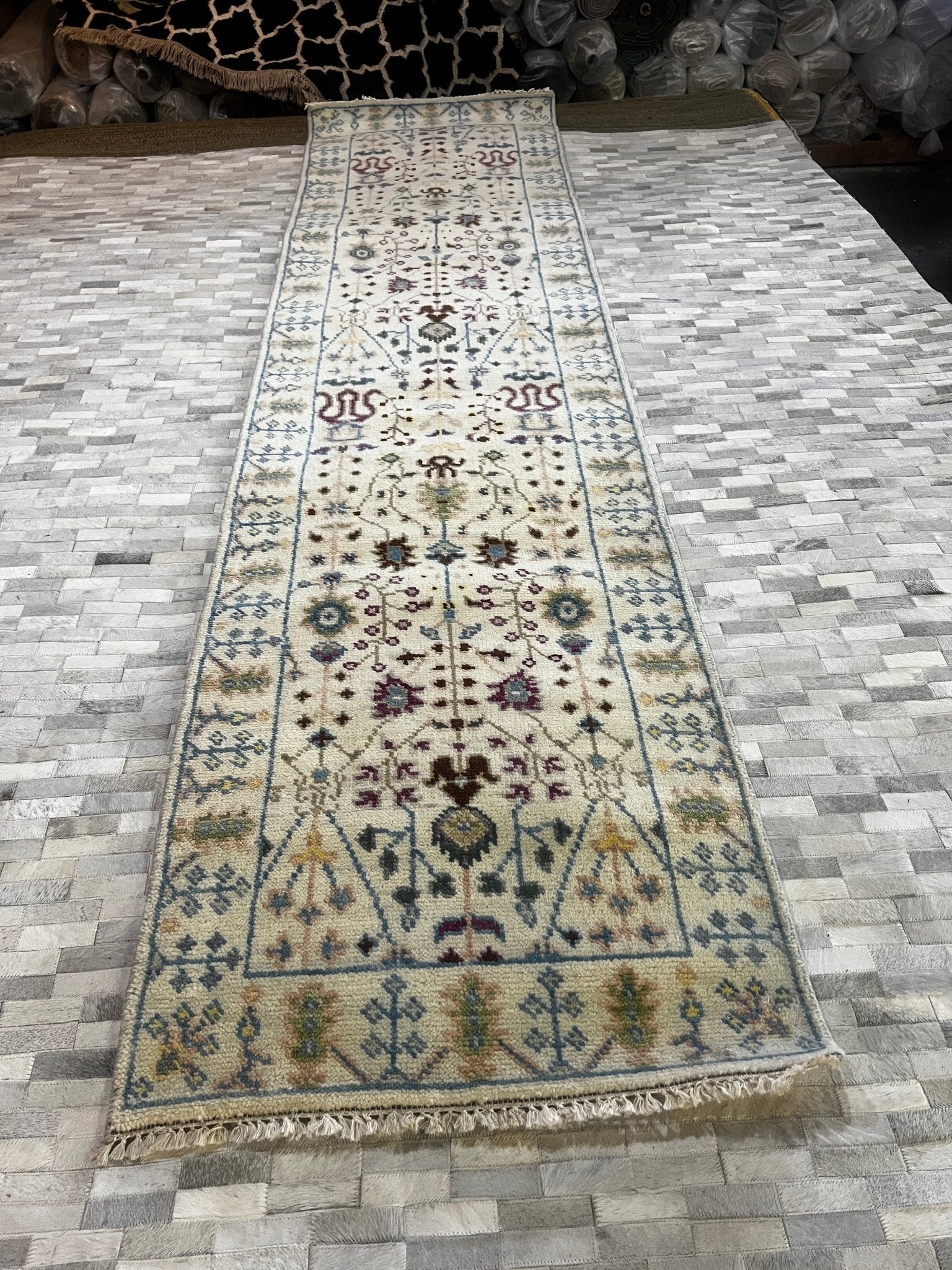 Viktoria 2.6x10 Hand-Knotted Ivory Oushak | Banana Manor Rug Factory Outlet
