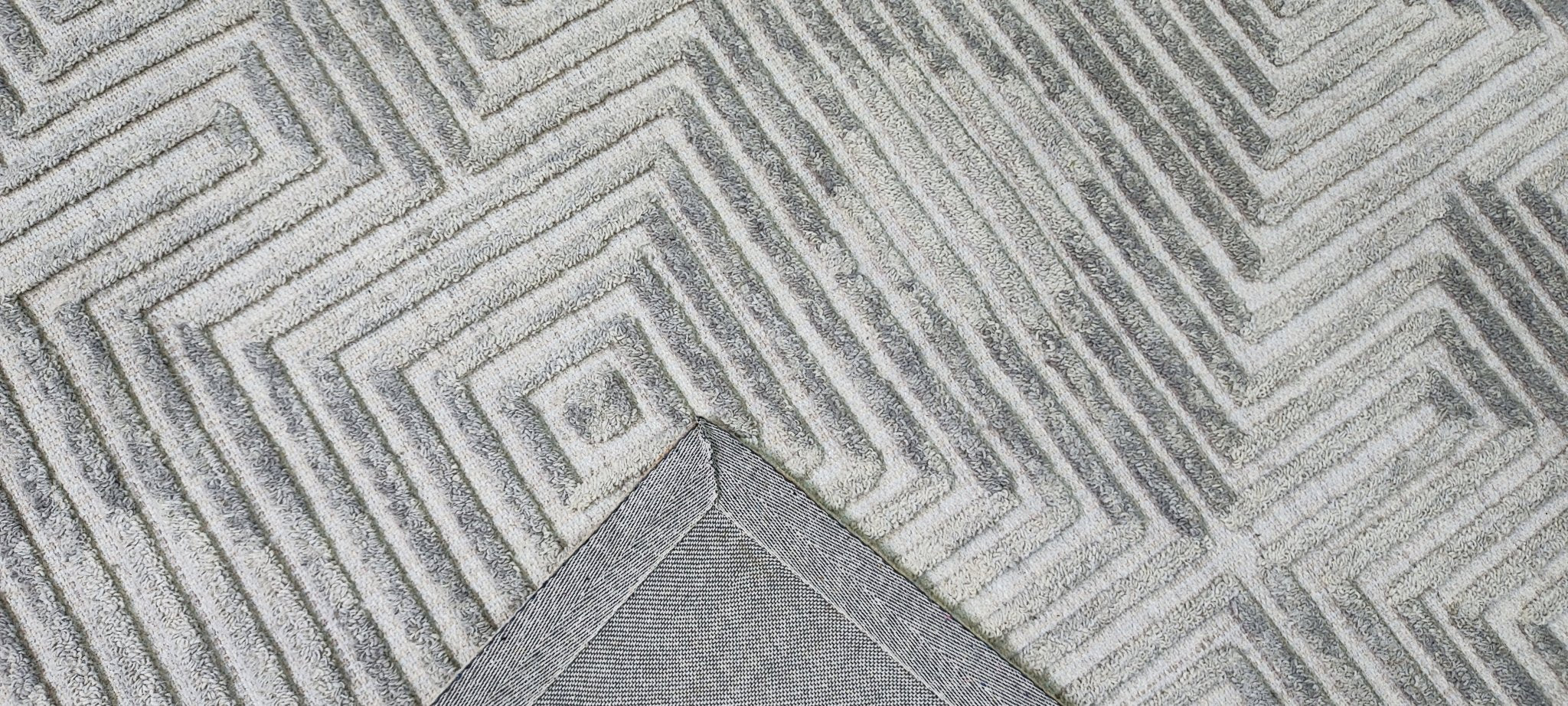 Vince 8x10 Handwoven Silver & Grey Jacquard Durrie | Banana Manor Rug Factory Outlet