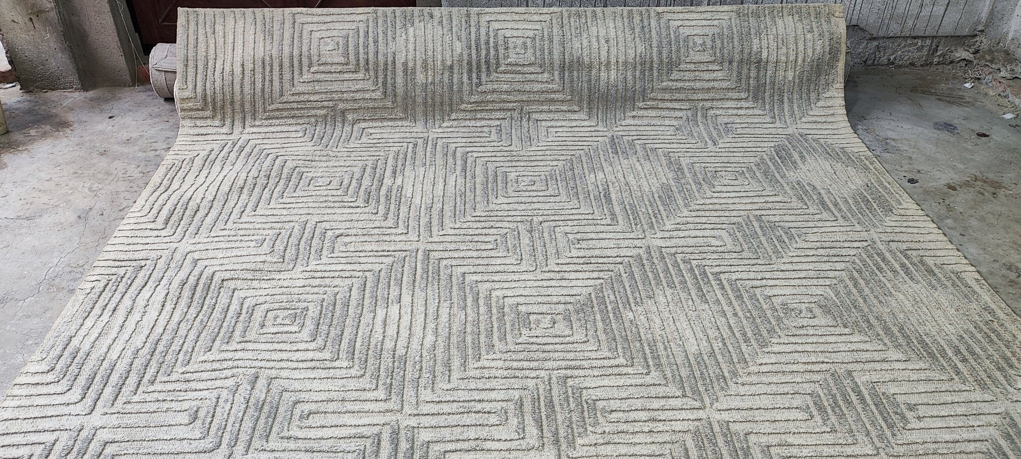 Vince 8x10 Handwoven Silver & Grey Jacquard Durrie | Banana Manor Rug Factory Outlet