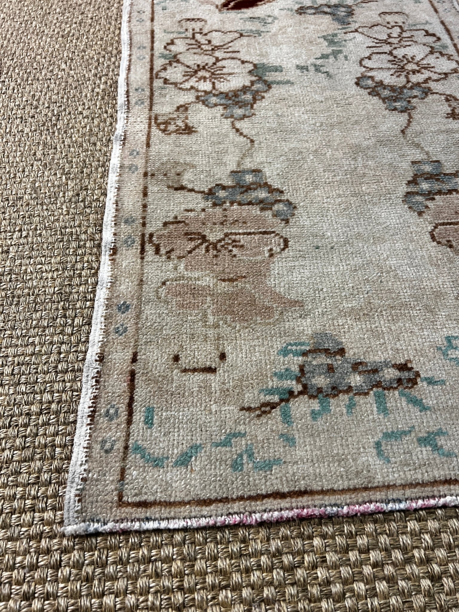 Vintage 1.10x2.8 Turkish Oushak Light Beige and Pink Small Rug | Banana Manor Rug Factory Outlet