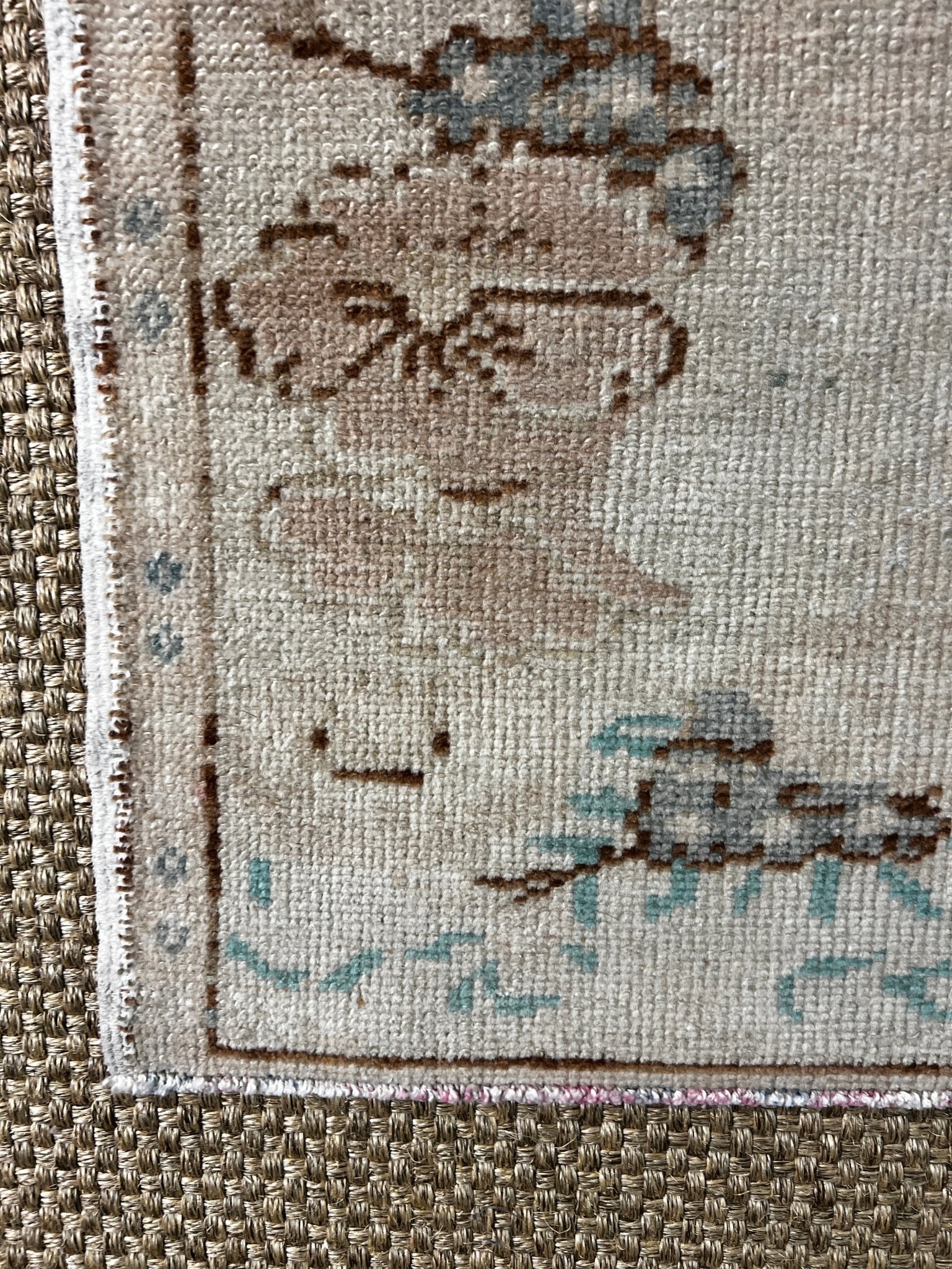 Vintage 1.10x2.8 Turkish Oushak Light Beige and Pink Small Rug | Banana Manor Rug Factory Outlet