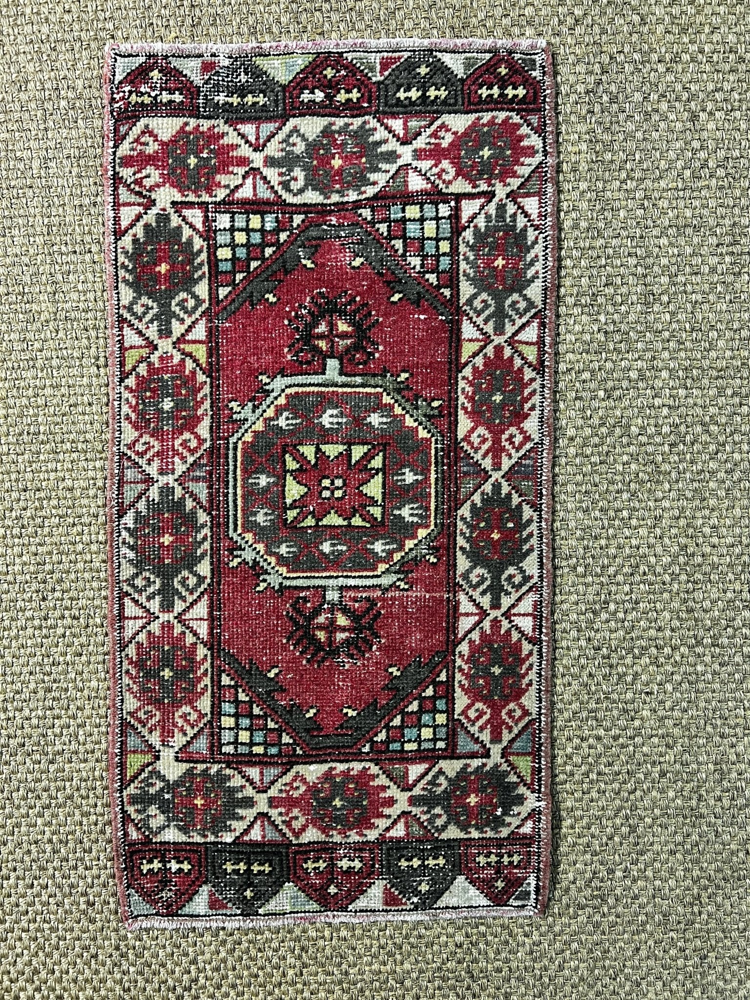Vintage 1.6x2.11 Turkish Oushak Red and White Multicolor Small Rug | Banana Manor Rug Factory Outlet