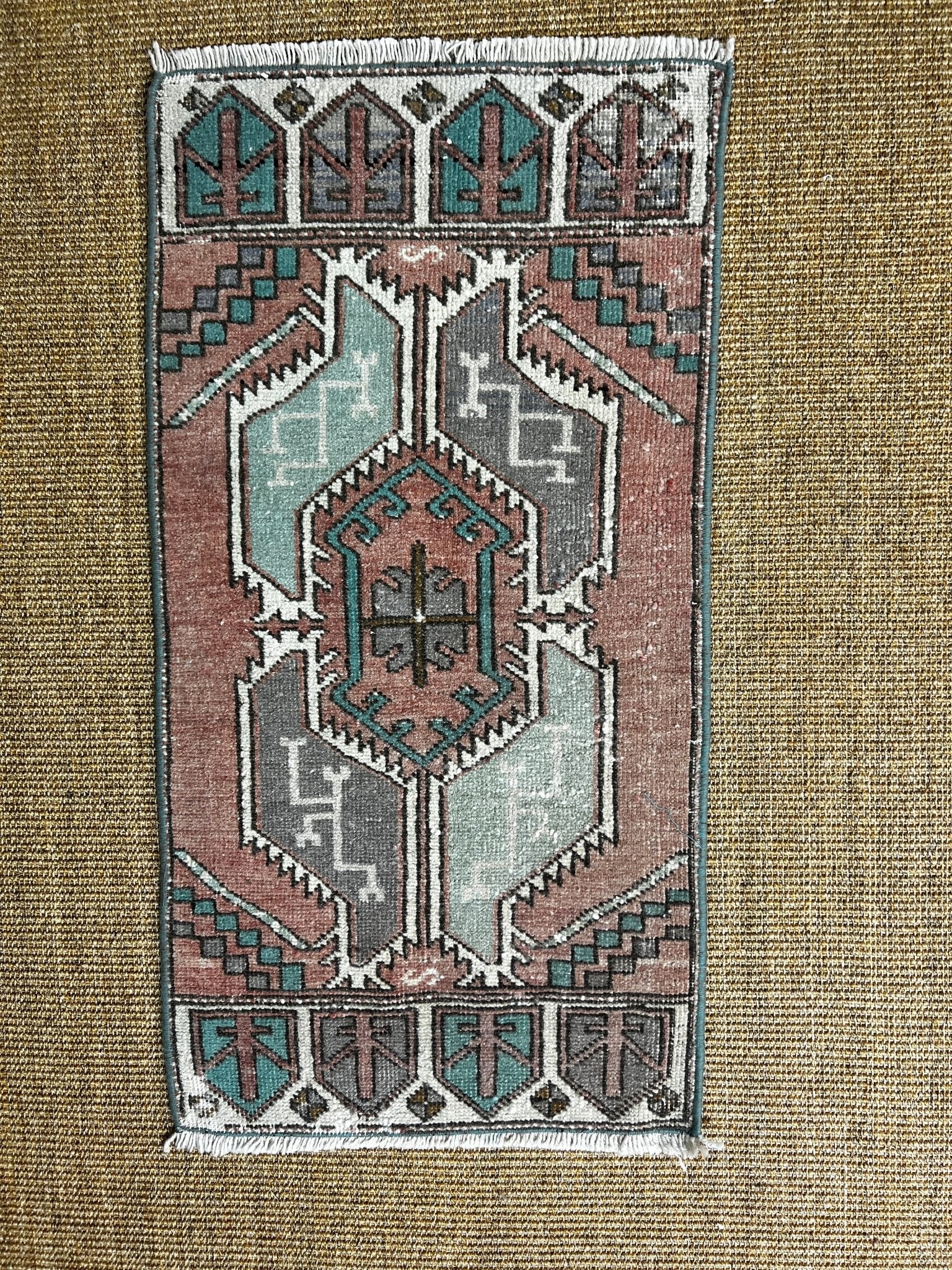 Vintage 1.6x2.11 Turkish Oushak Small Rug | Banana Manor Rug Factory Outlet