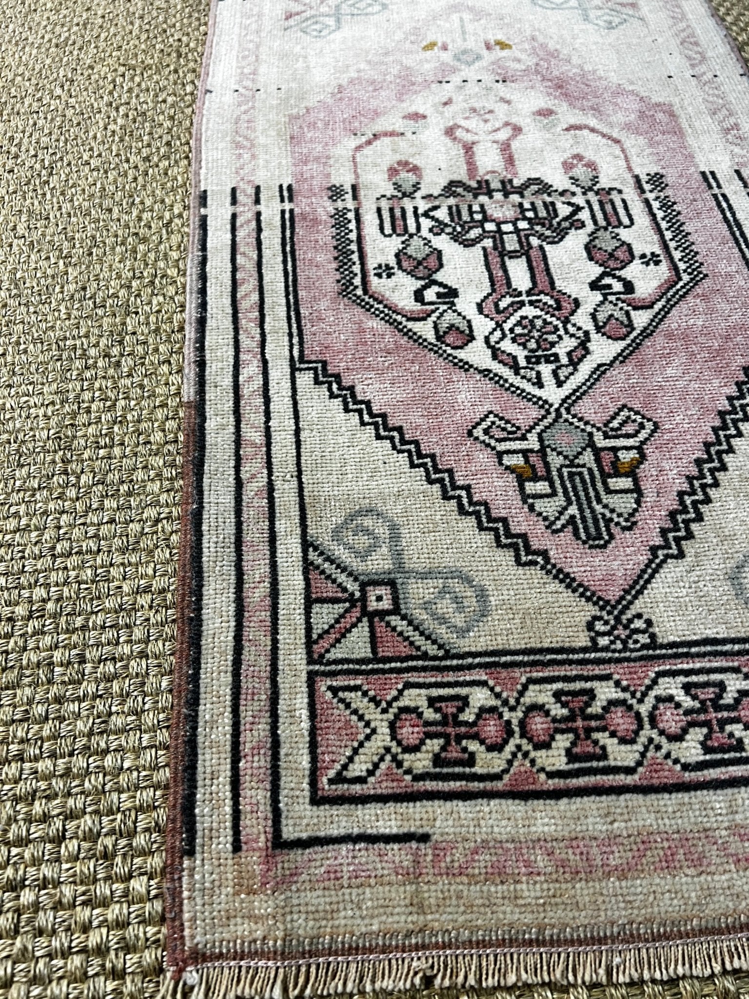 Vintage 1.7x3.2 Turkish Oushak Pink and Ivory Small Rug | Banana Manor Rug Factory Outlet