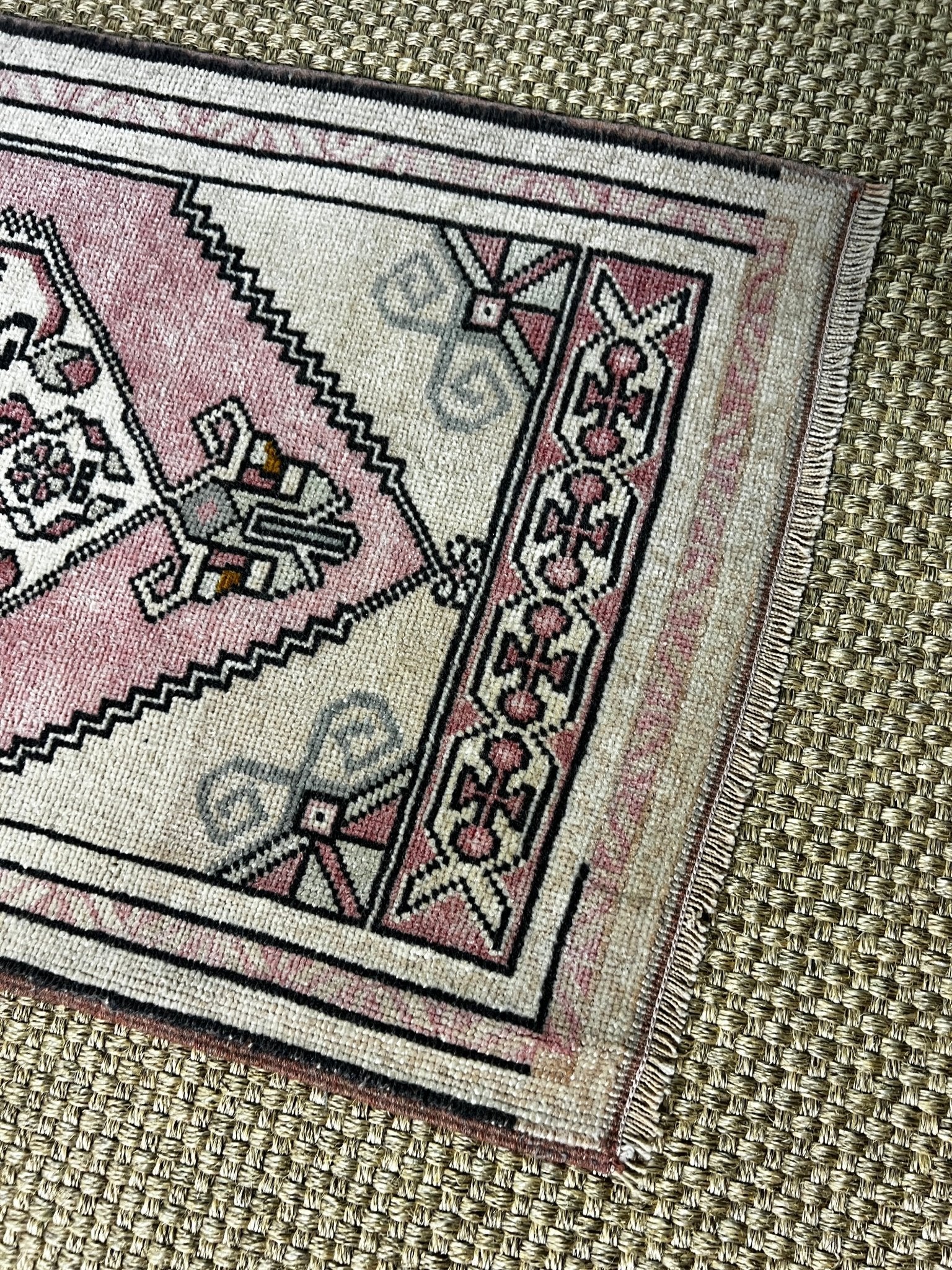 Vintage 1.7x3.2 Turkish Oushak Pink and Ivory Small Rug | Banana Manor Rug Factory Outlet