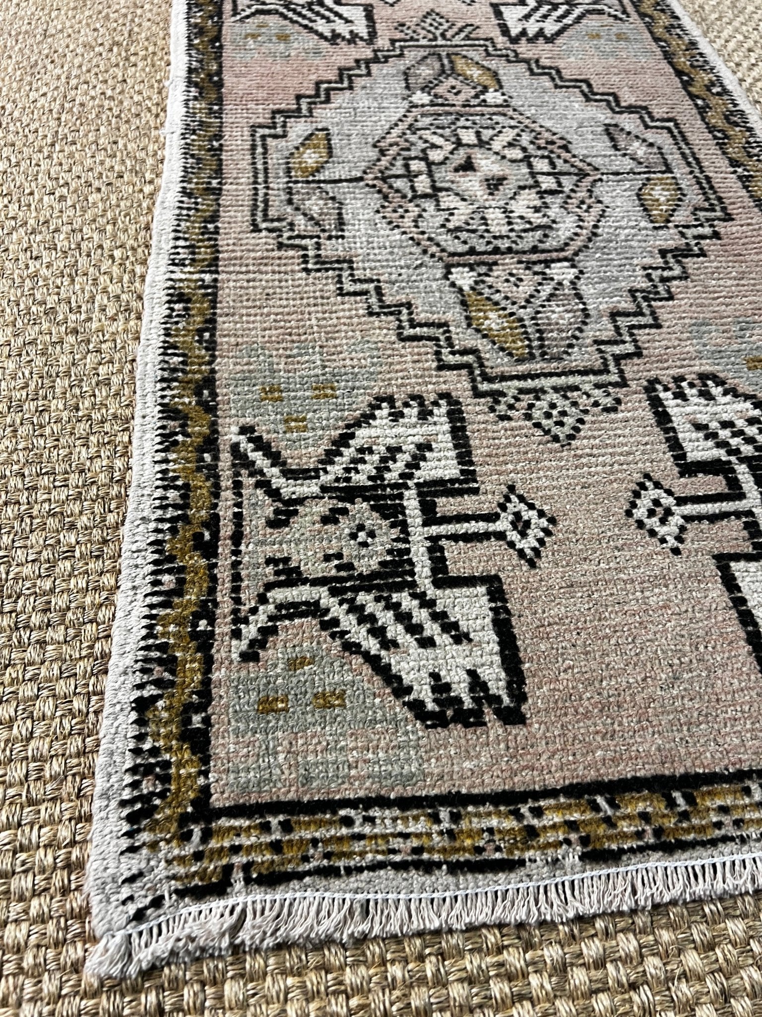 Vintage 1.8x3.2 Turkish Oushak Light Pink and Silver Small Rug | Banana Manor Rug Factory Outlet