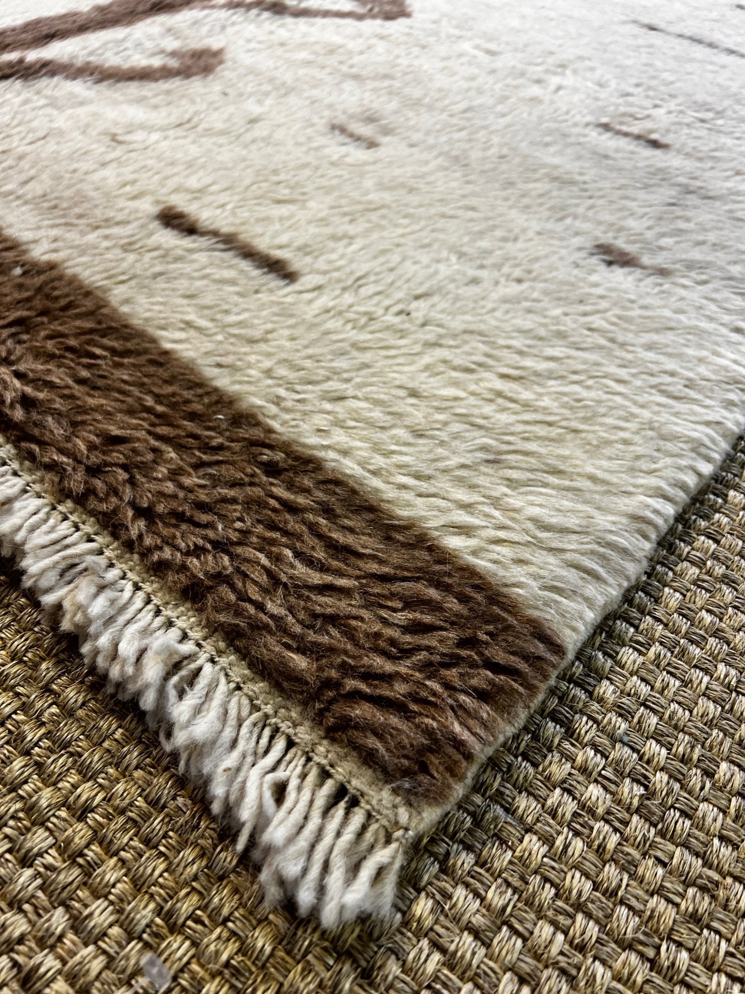 Vintage 4.4x7.5 Ivory and Brown Turkish Rug | Banana Manor Rug Factory Outlet