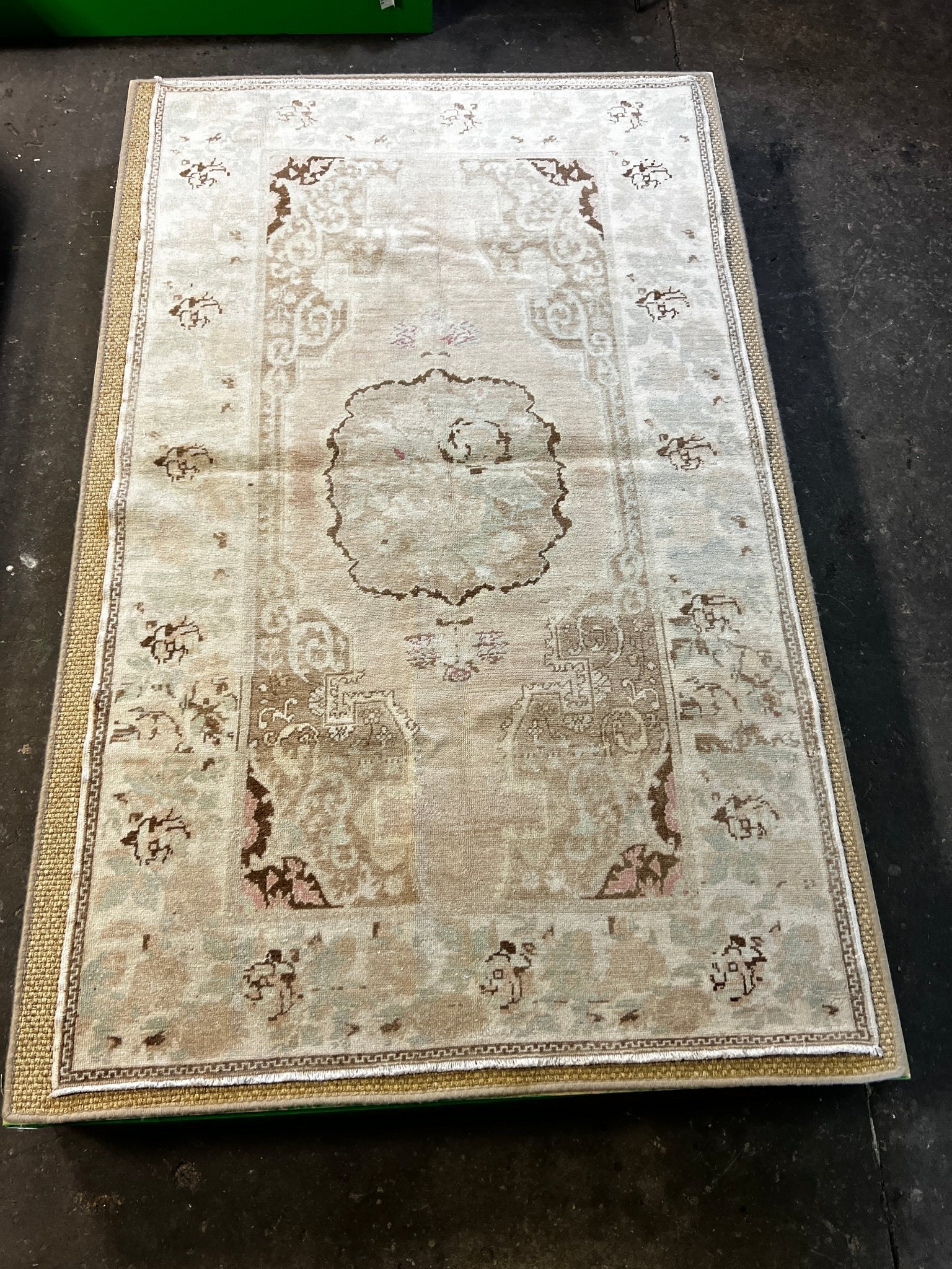 Vintage 4.8x7.9 Turkish Oushak Light Pink and Beige Rug | Banana Manor Rug Factory Outlet