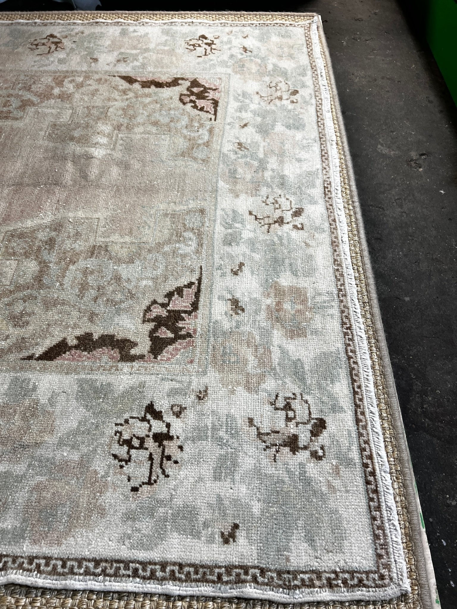 Vintage 4.8x7.9 Turkish Oushak Light Pink and Beige Rug | Banana Manor Rug Factory Outlet