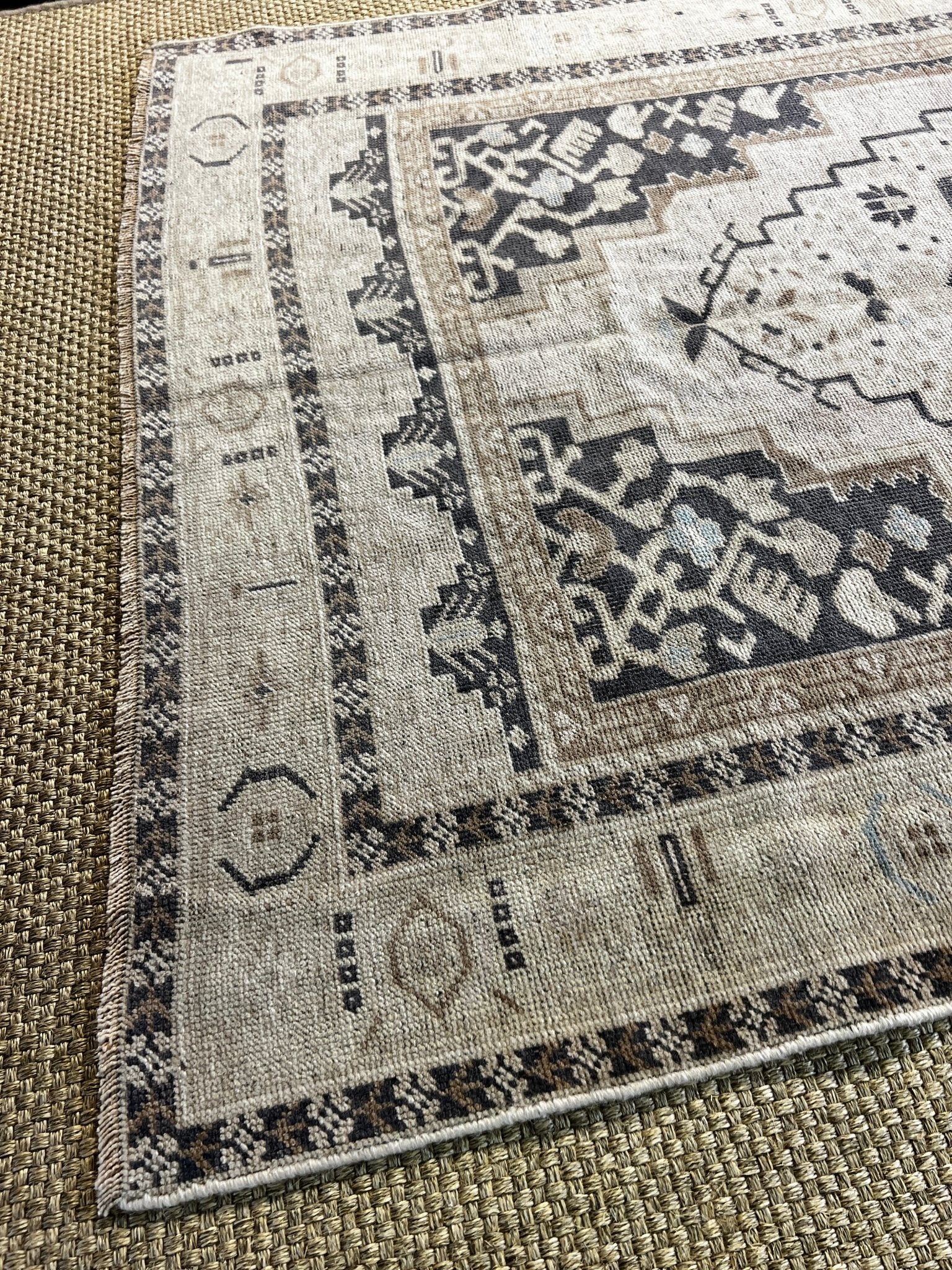 Vintage 4x6.1 Turkish Oushak Ivory and Black Rug | Banana Manor Rug Factory Outlet