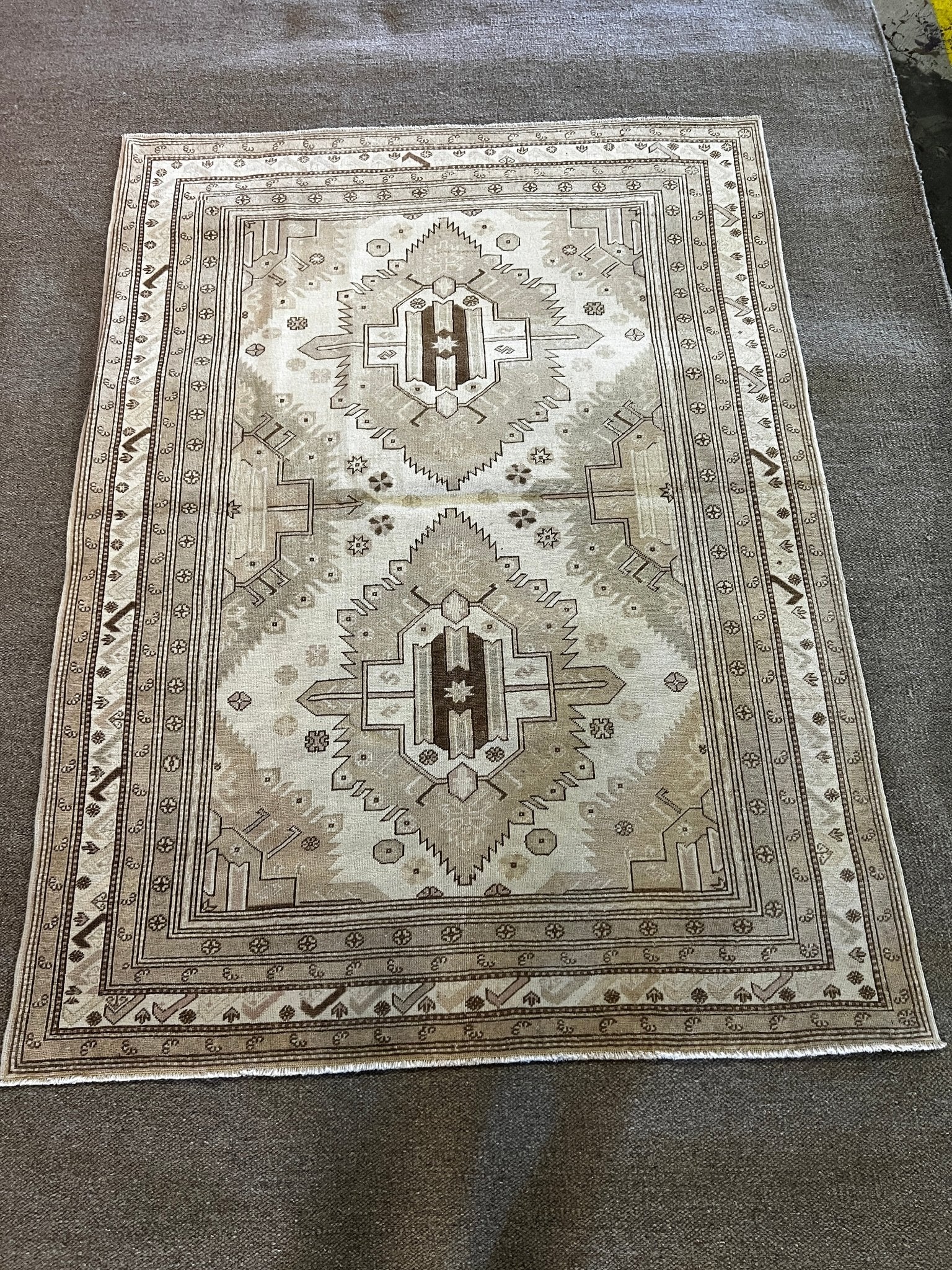 Vintage 5.4x7 Tan and Ivory Turkish Oushak Rug | Banana Manor Rug Factory Outlet