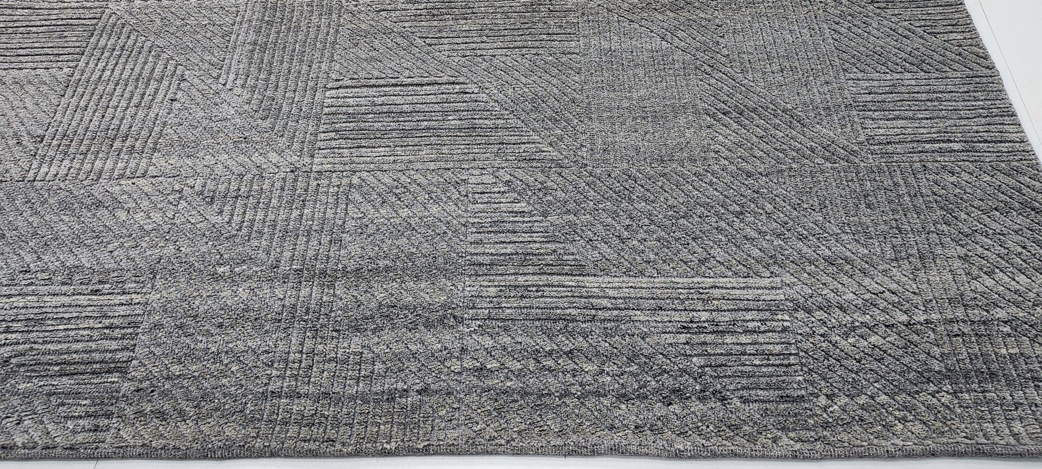 Walt 8x9.9 Hand-Knotted Silver & Grey High Low | Banana Manor Rug Factory Outlet
