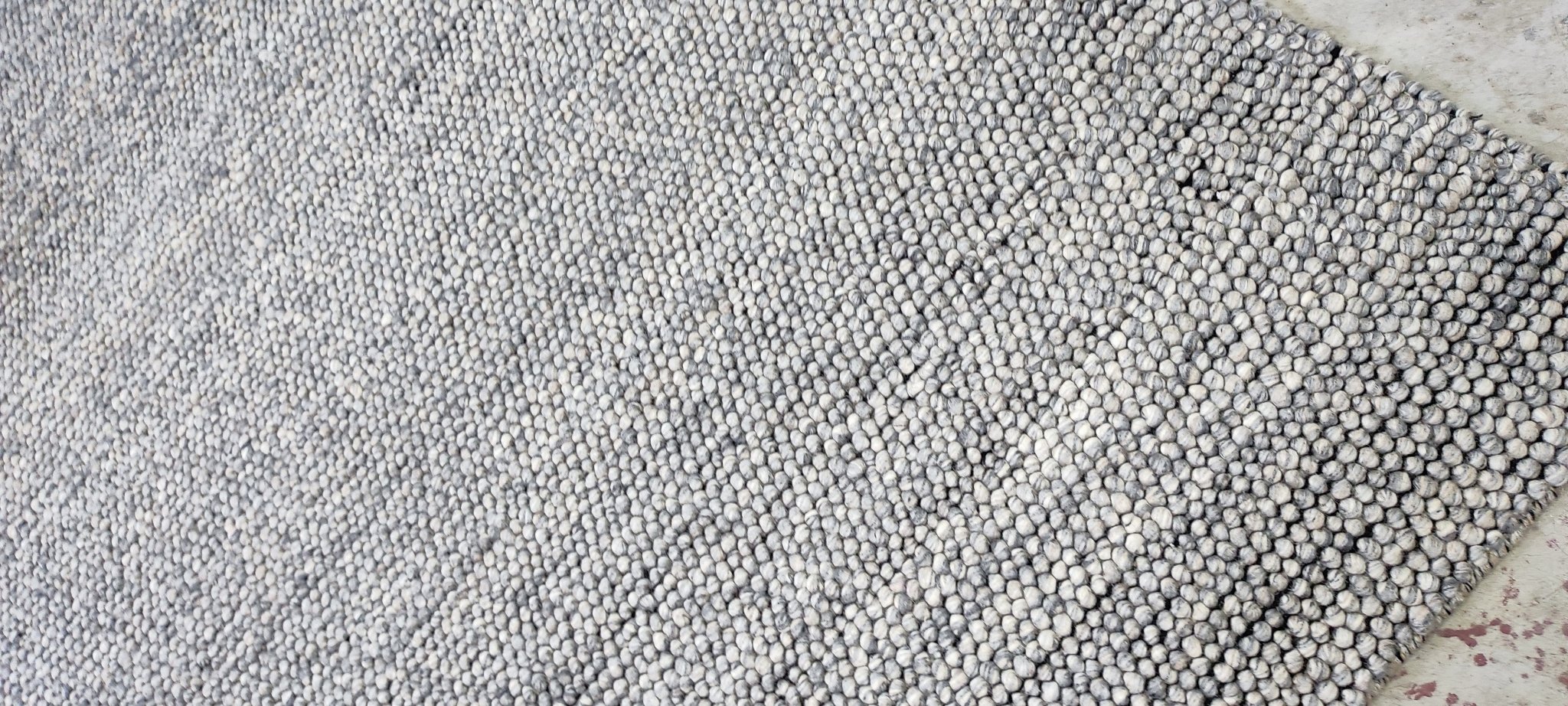 Walter Scott Handwoven Wool Durrie Natural Grey Loop Ball 6.6x9 | Banana Manor Rug Company