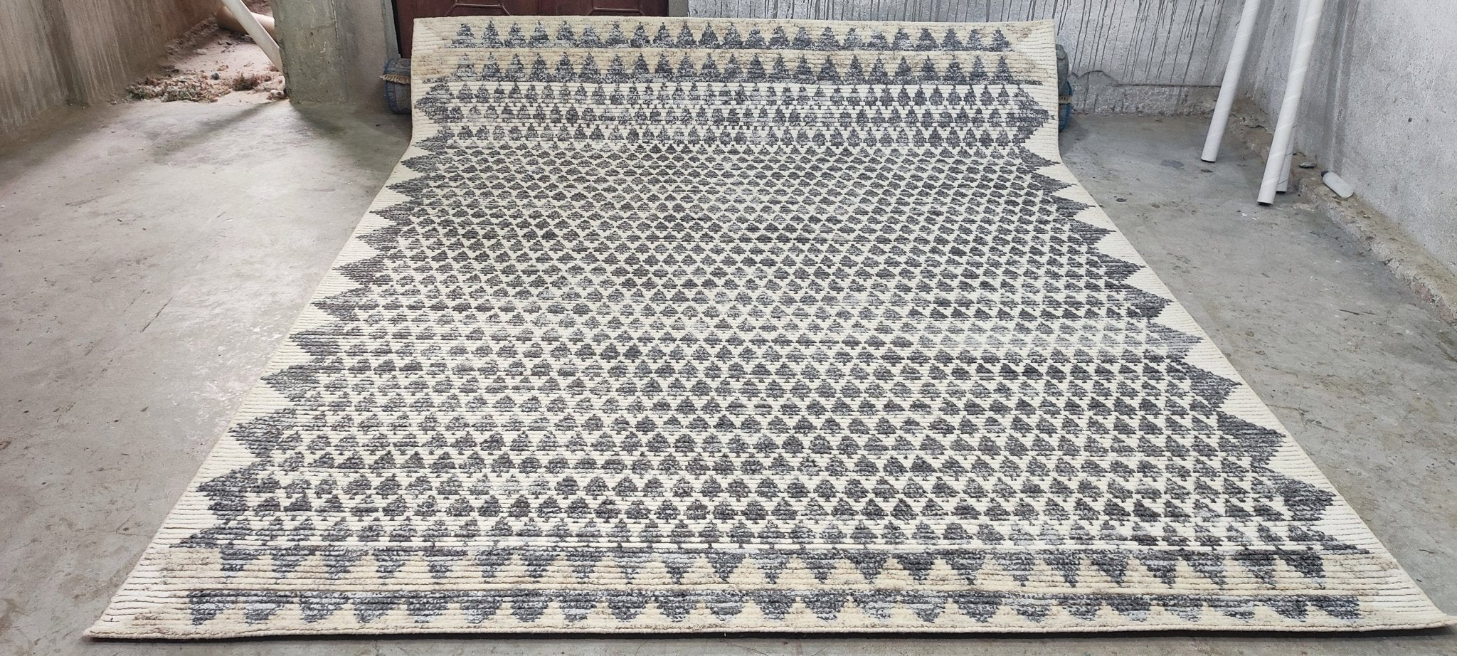 Wilco Fanatic 8.3x10 Hand-Knotted Lichi Ivory and Grey | Banana Manor Rug Factory Outlet