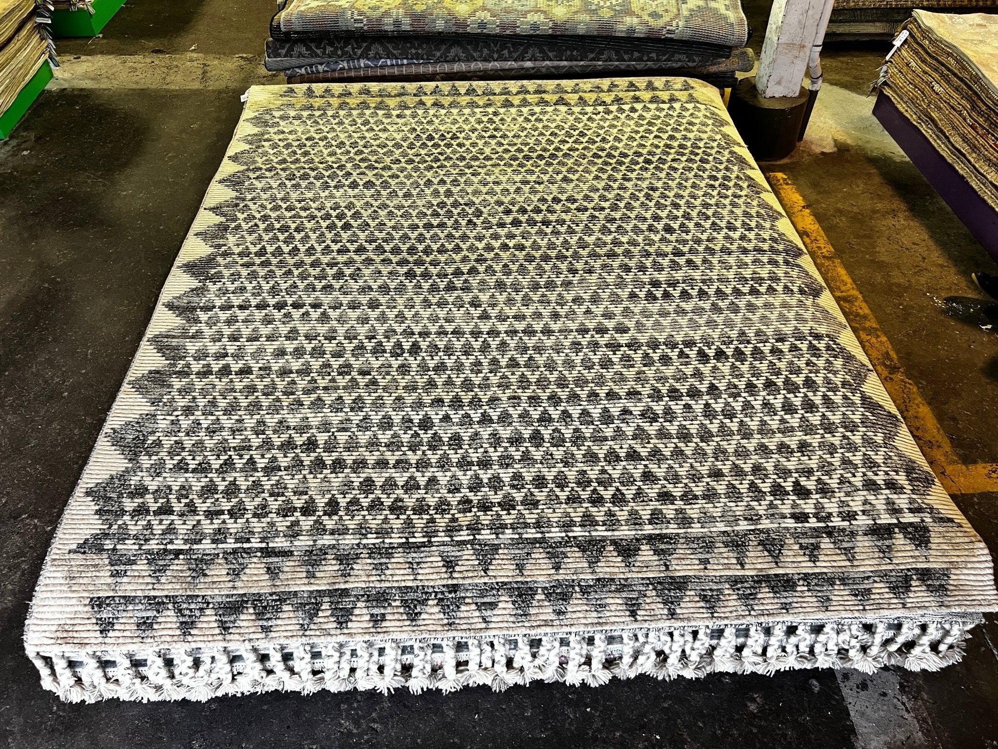 Wilco Fanatic 8.3x10 Hand-Knotted Lichi Ivory and Grey | Banana Manor Rug Factory Outlet