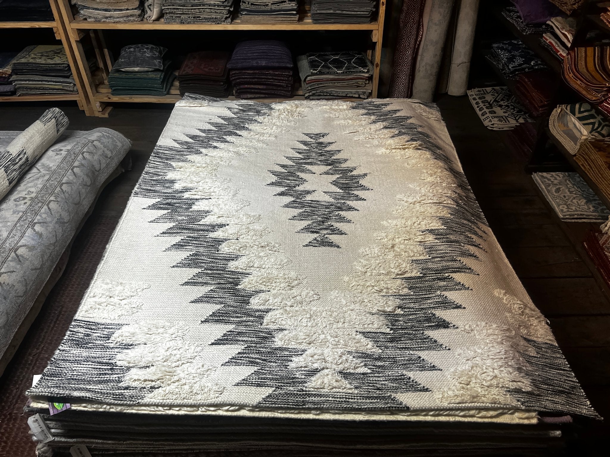 William Henry Ireland Handwoven Wool Durrie Natural Ivory Cut Pile 5.6x7.6 | Banana Manor Rug Factory Outlet