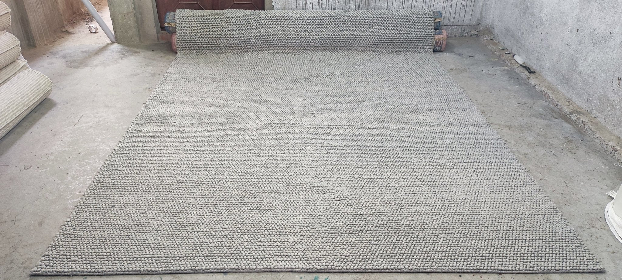 William Wycherley Handwoven Wool Durrie Ivory Loop ball 8.6x11.3 | Banana Manor Rug Company