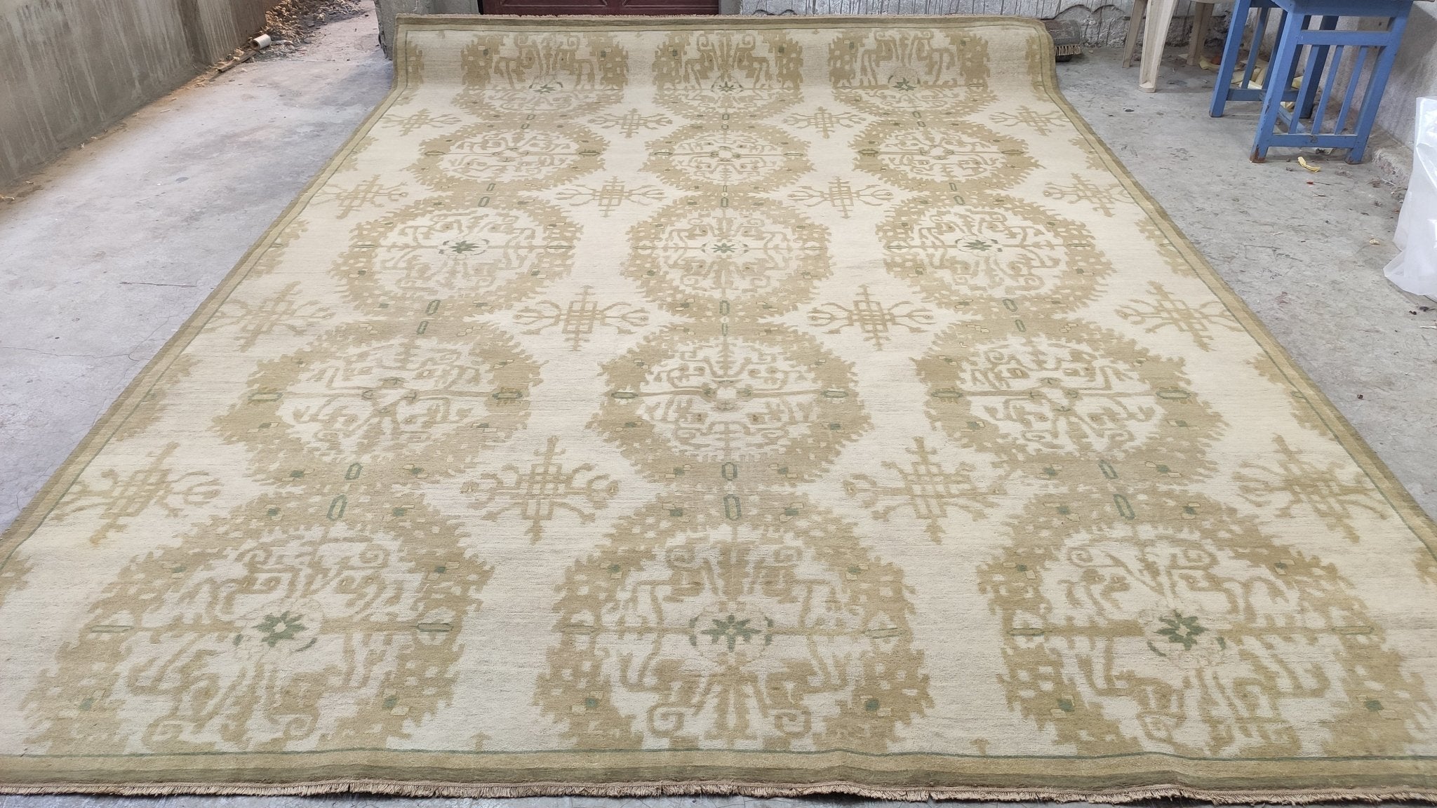 Wilma 9.6x13.6 Light Gold Hand-Knotted Oushak Rug | Banana Manor Rug Company