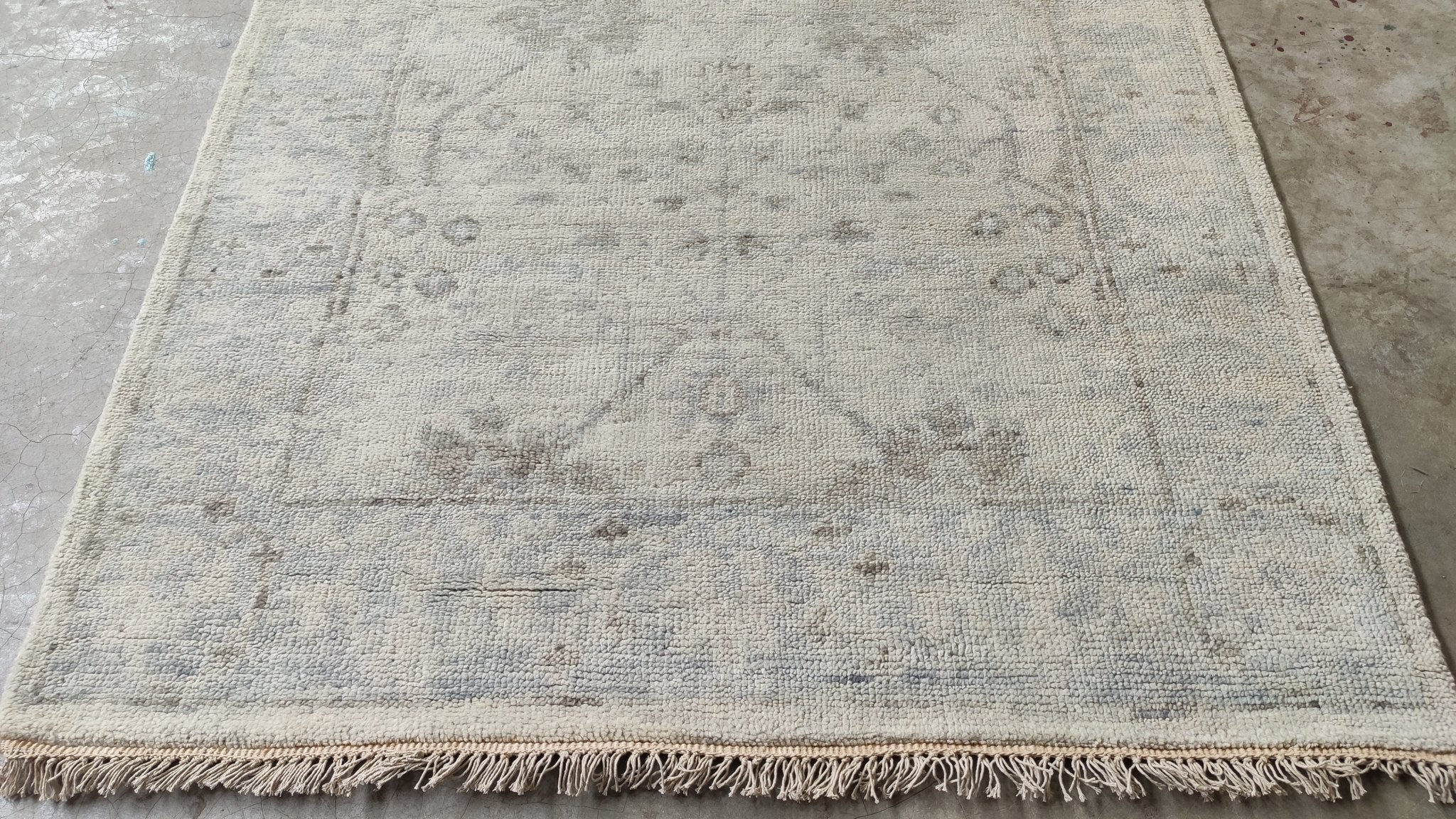 Wisteria 4x6 Silver Hand-Knotted Oushak Rug | Banana Manor Rug Company