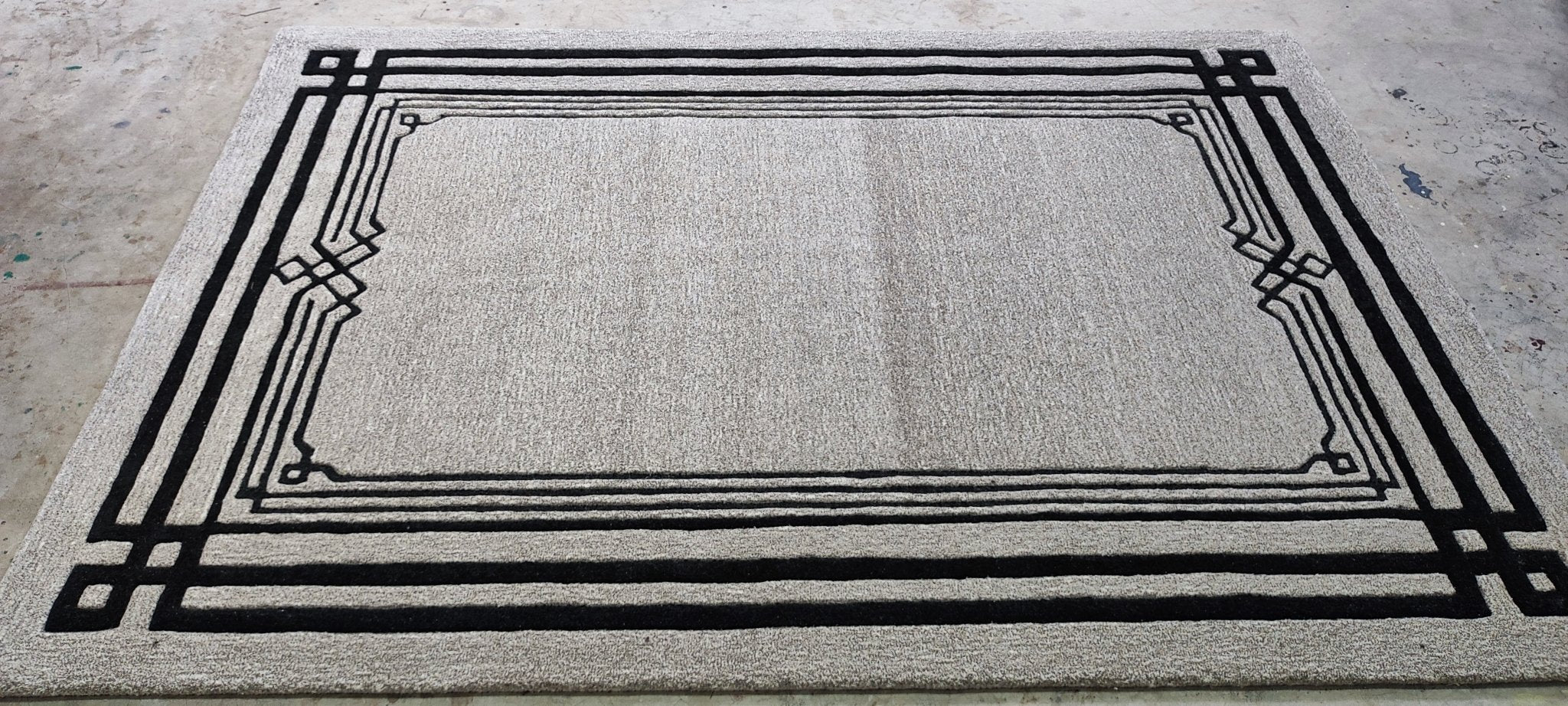 Ximena 5.6x7.6 Hand-Tufted Wool Grey & Black High Low | Banana Manor Rug Factory Outlet