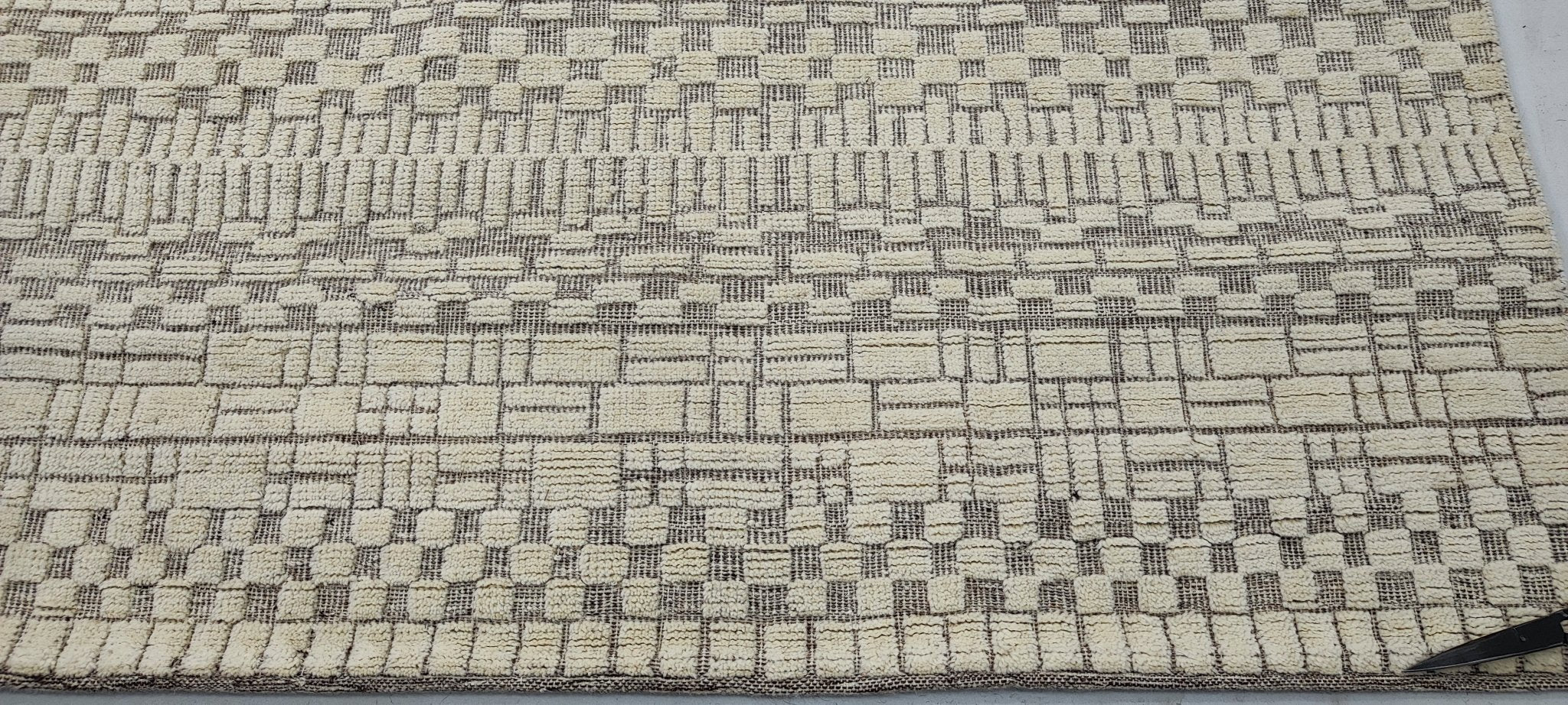 Zack 8x10 Hand-Knotted Grey & Ivory High Low | Banana Manor Rug Factory Outlet