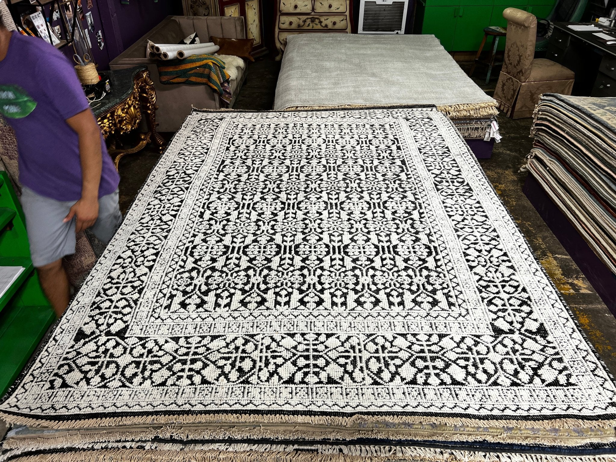 Zanobia 6.3x9 Black & Ivory High Low Hand Knotted | Banana Manor Rug Factory Outlet