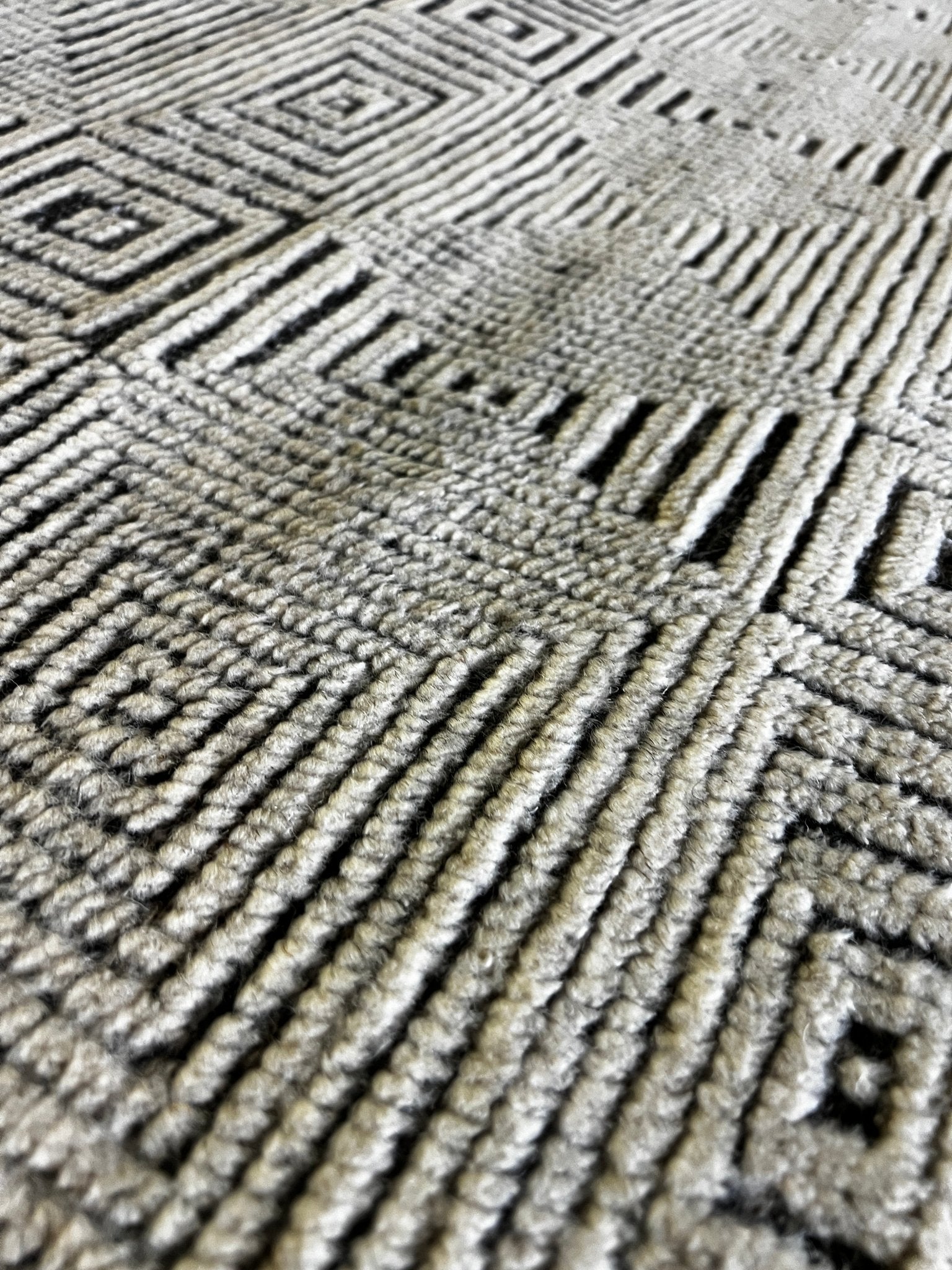 Zen 6.3x9 Hand-Knotted Ivory & Grey Cut Pile | Banana Manor Rug Factory Outlet